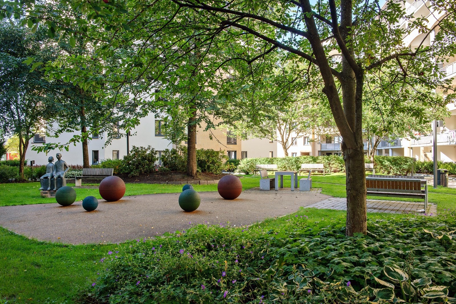 Grønt og frodig på sommerstid Galleribilde