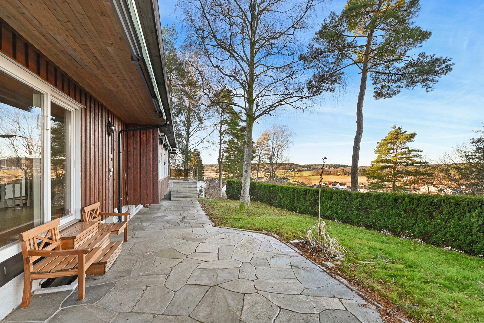 Det er flott utsikt fra den øverste delen av tomten. Galleribilde