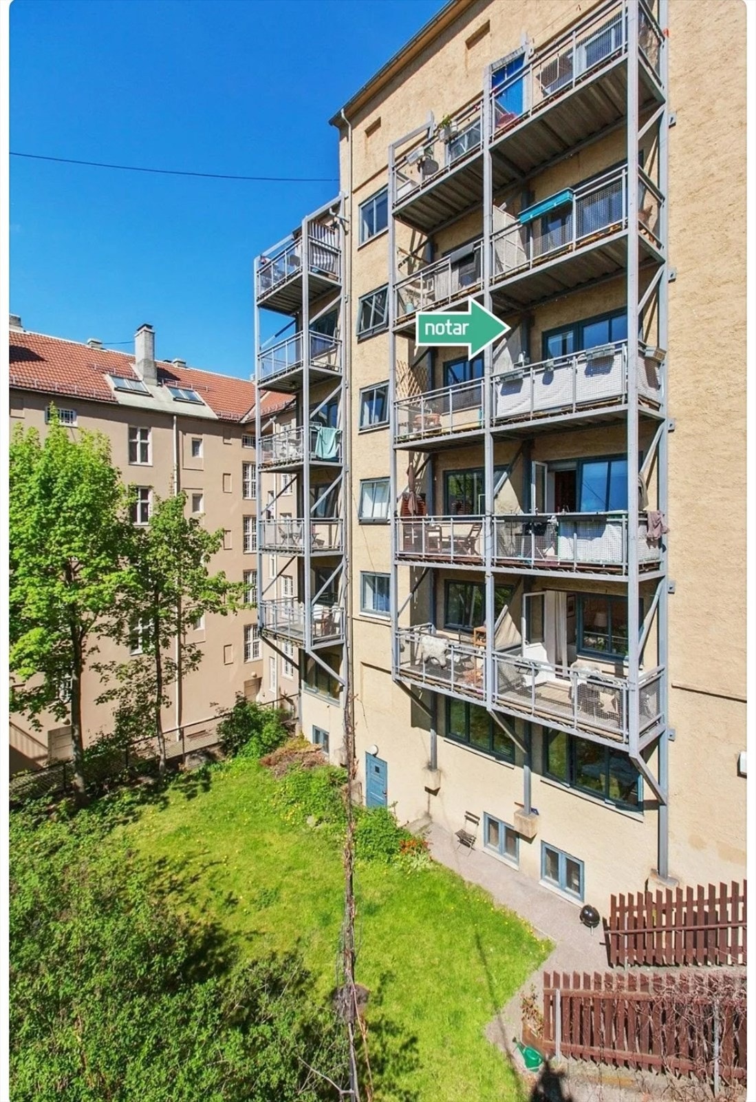 Fasadebildet fra da selger kjøpte boligen, den ligger 3.etasje Galleribilde