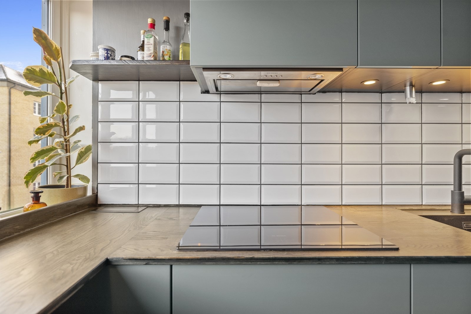 Det er installert komfyrvakt og lekkasjestopper. Galleribilde