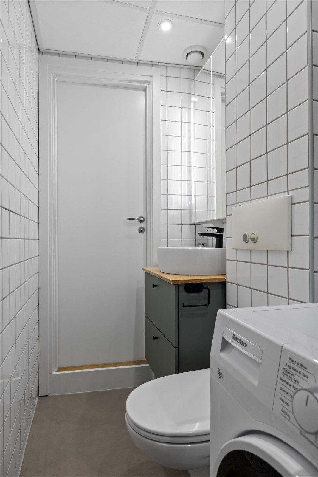 Villavent VR-250) på badet er byttet ut (2024) med baderomsvifte (tilkoblet kanal i yttervegg). Galleribilde