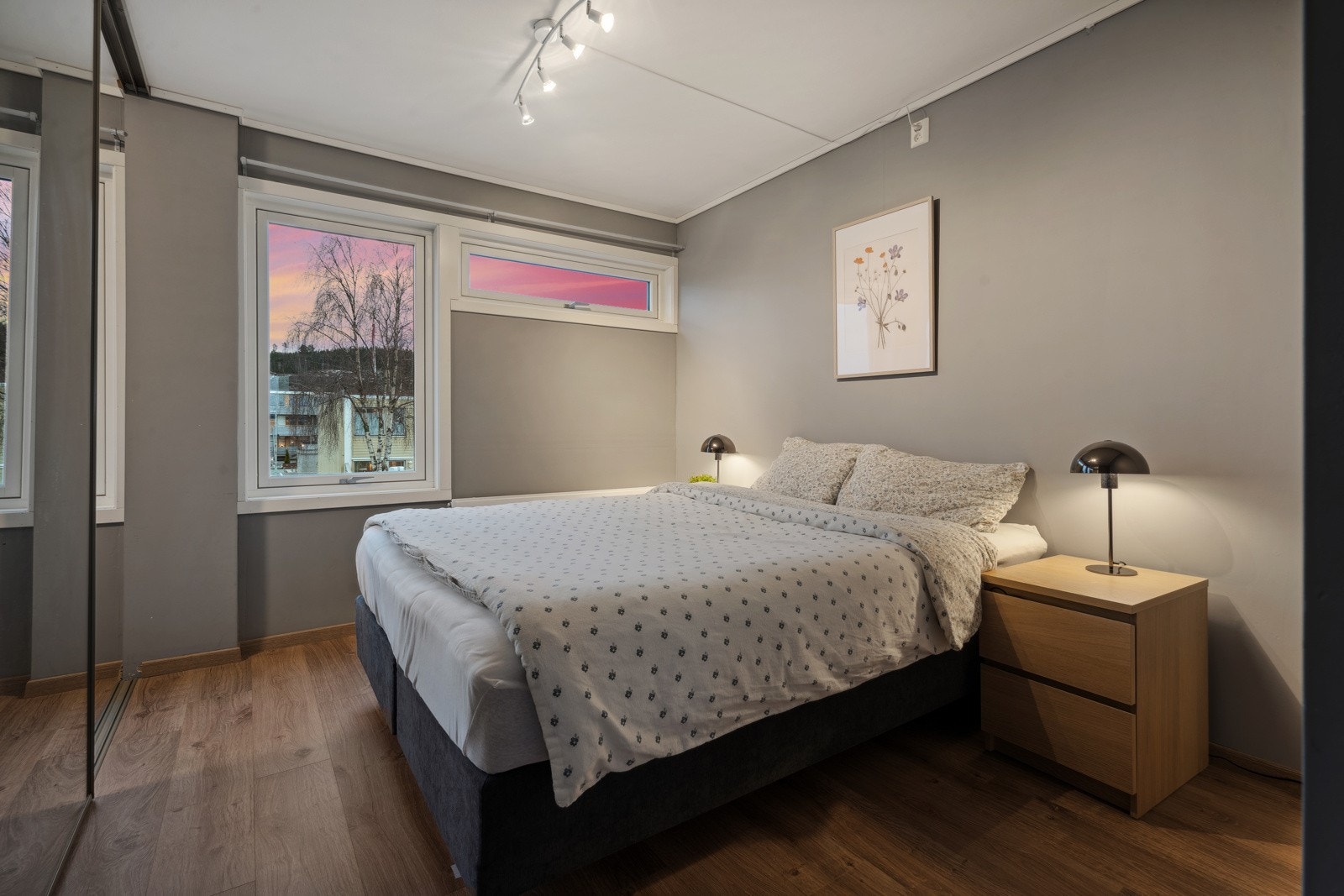 Soverommene måler henholdsvis 6,5 kvm, 10 kvm, 10,5 kvm og 15 kvm. Galleribilde