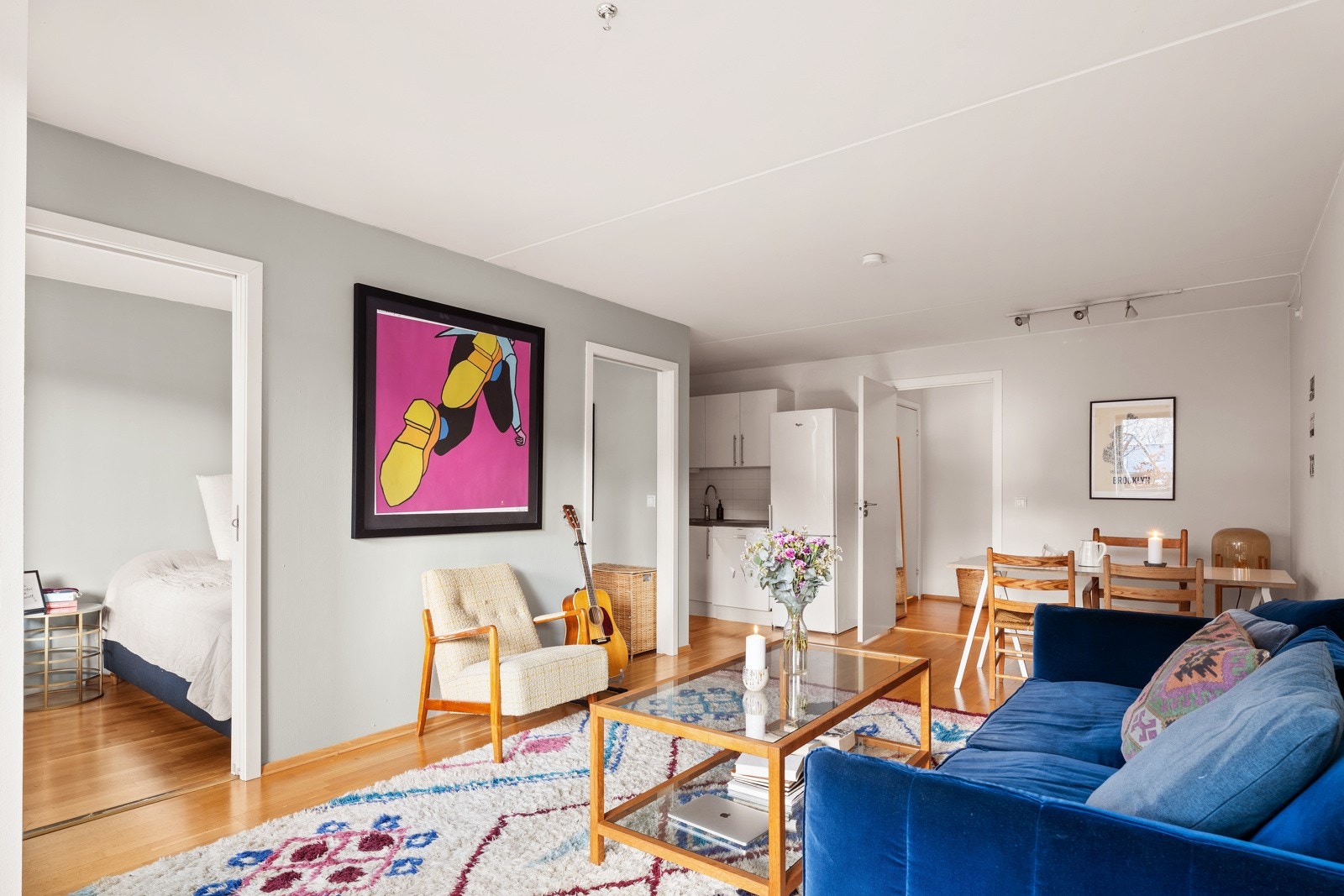 Moderne og lys 3-roms eierleilighet med hybel og markterrasse. Galleribilde