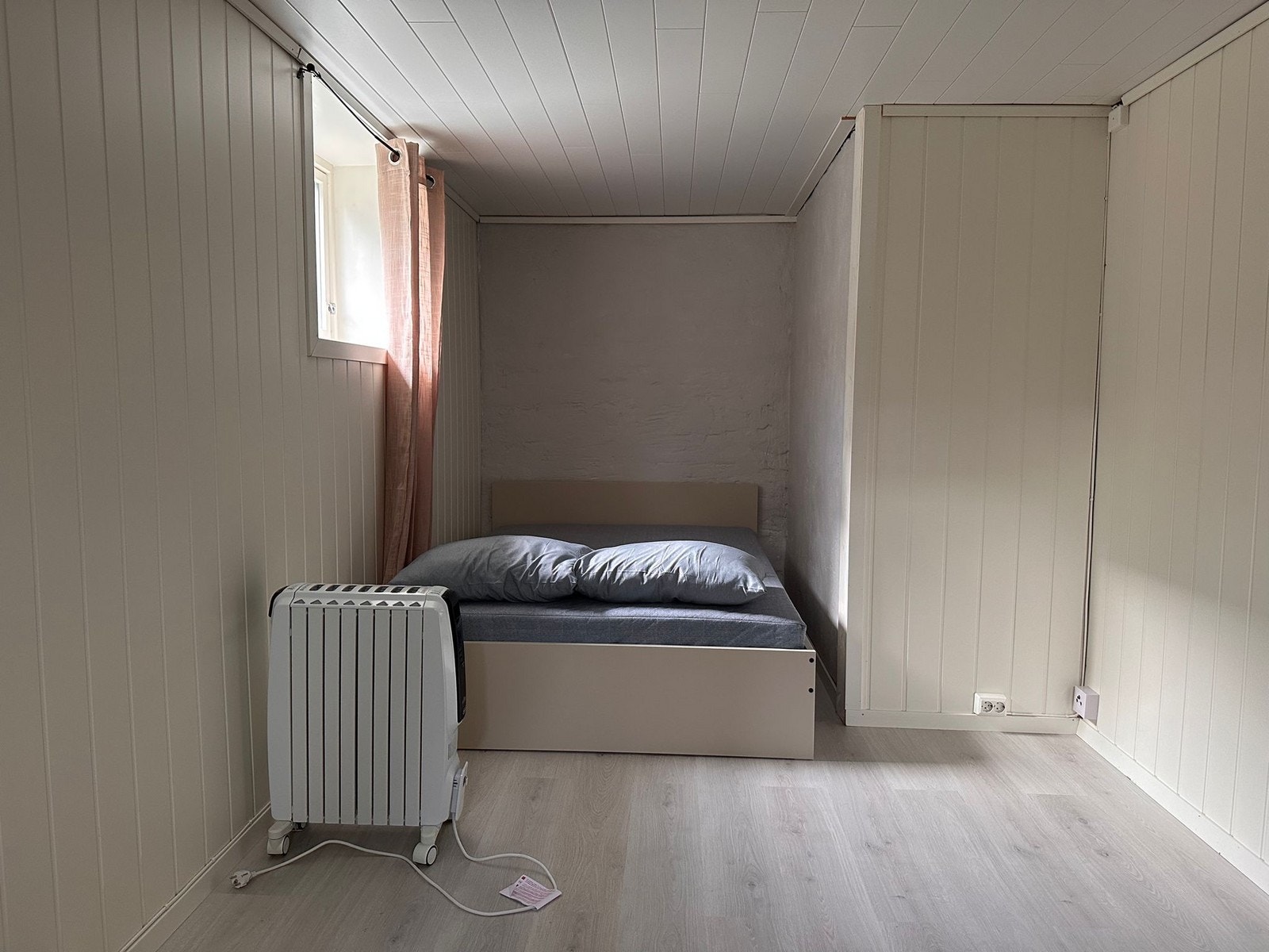 Soverom i kjelleren Galleribilde