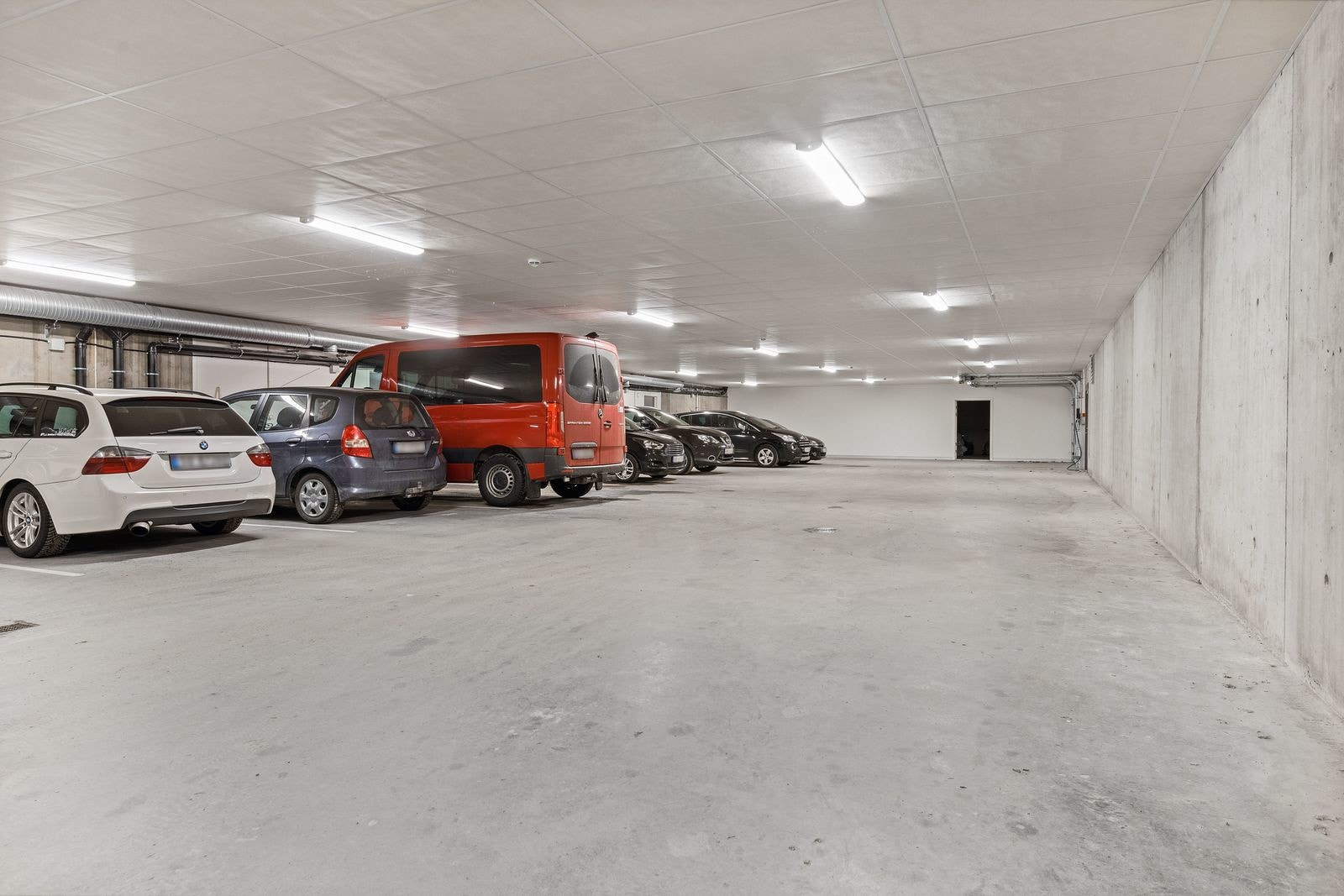 Tverrvegen - Garasje Galleribilde