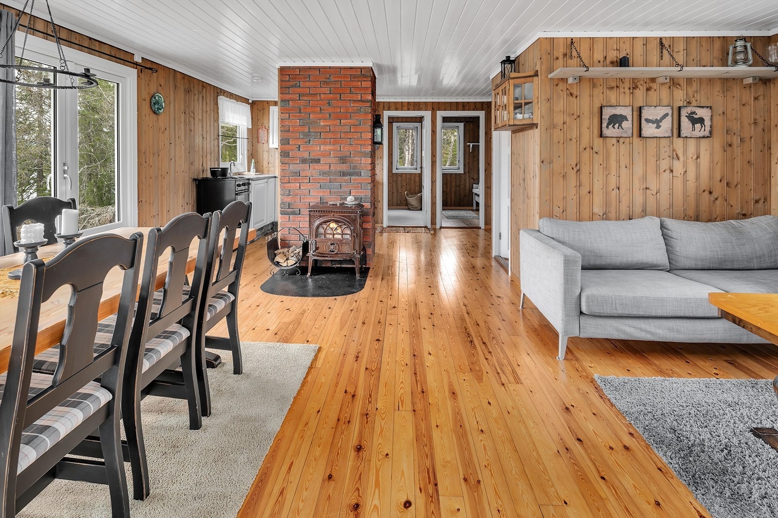 God plass til sofagruppe og spisebord Galleribilde