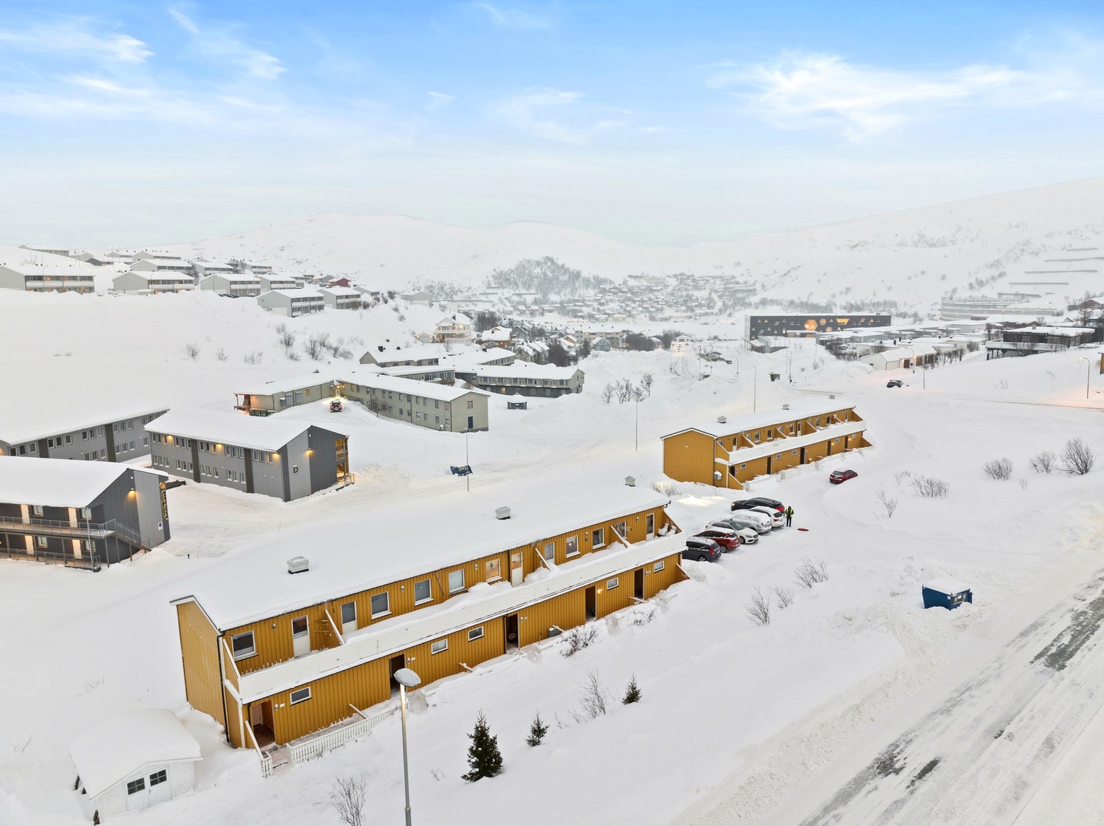 Velkommen til Turistveien 33 - En bolig med 3 soverom og kort vei til skole/barnehage og matbutikk. Galleribilde