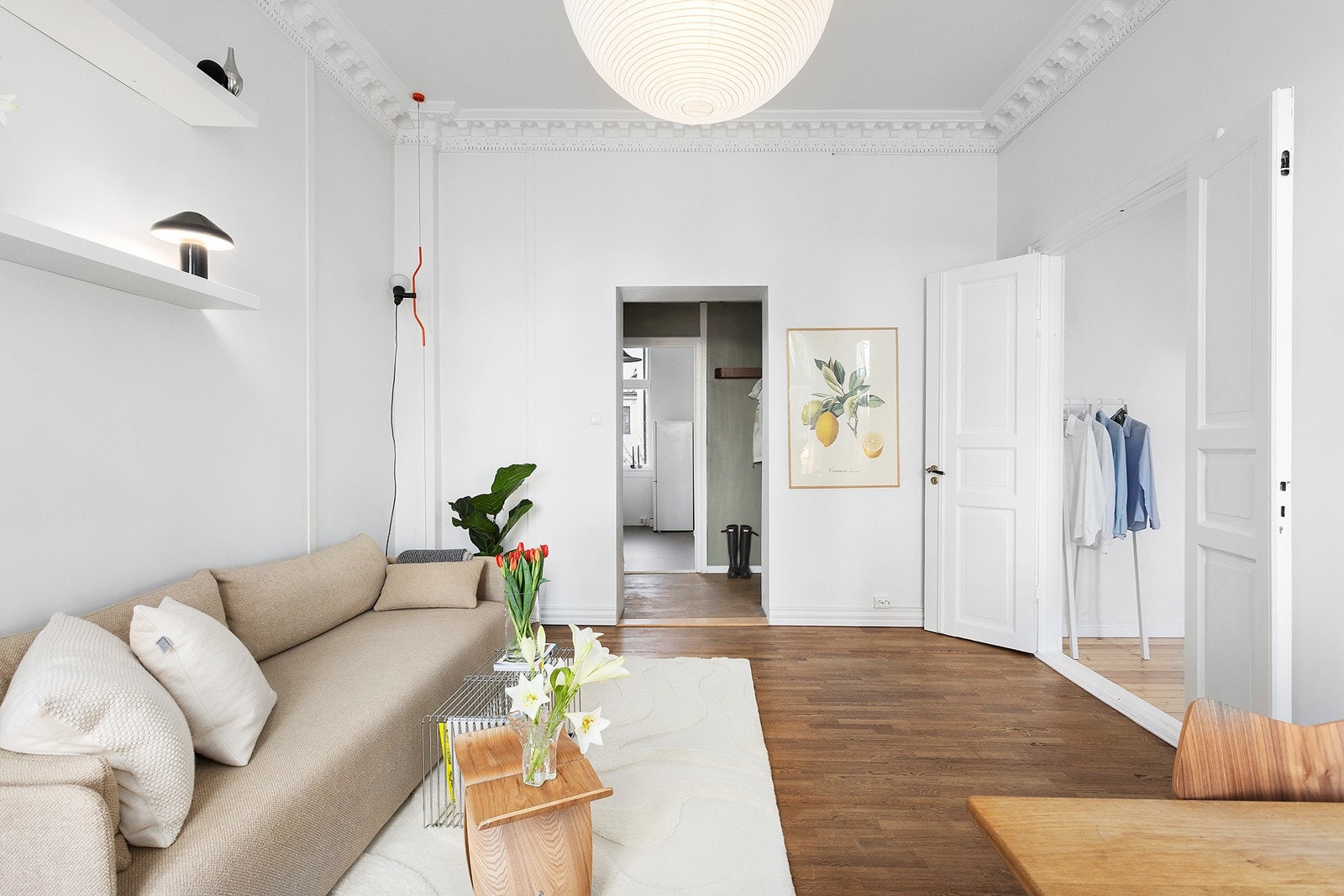 Luftig stue med gode møbleringsmuligheter. Galleribilde