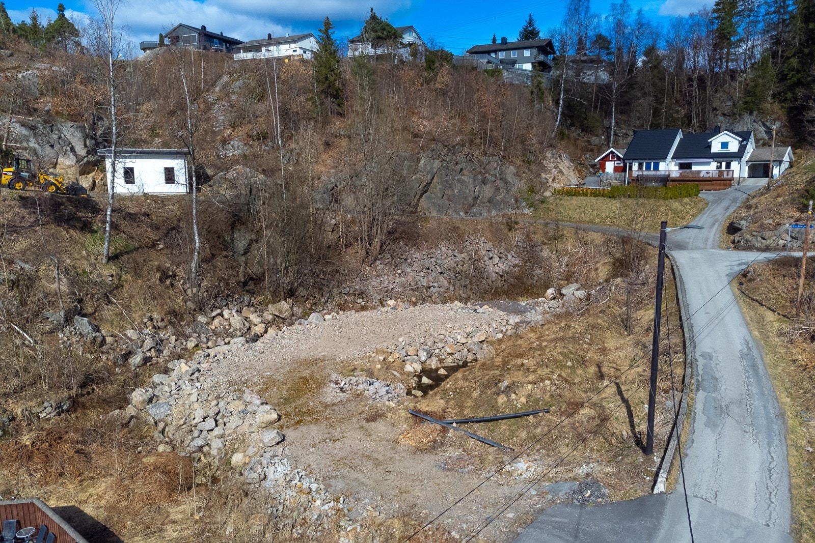 Tomten leveres uten byggeklausul, og man kan fritt velge husleverandør / byggmester til oppføring av boligen. Galleribilde