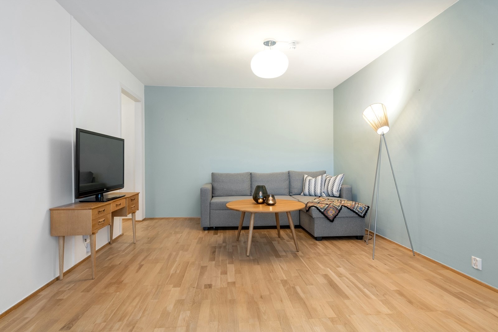 På stuen er det god plass til både avslapning og underholdning Galleribilde