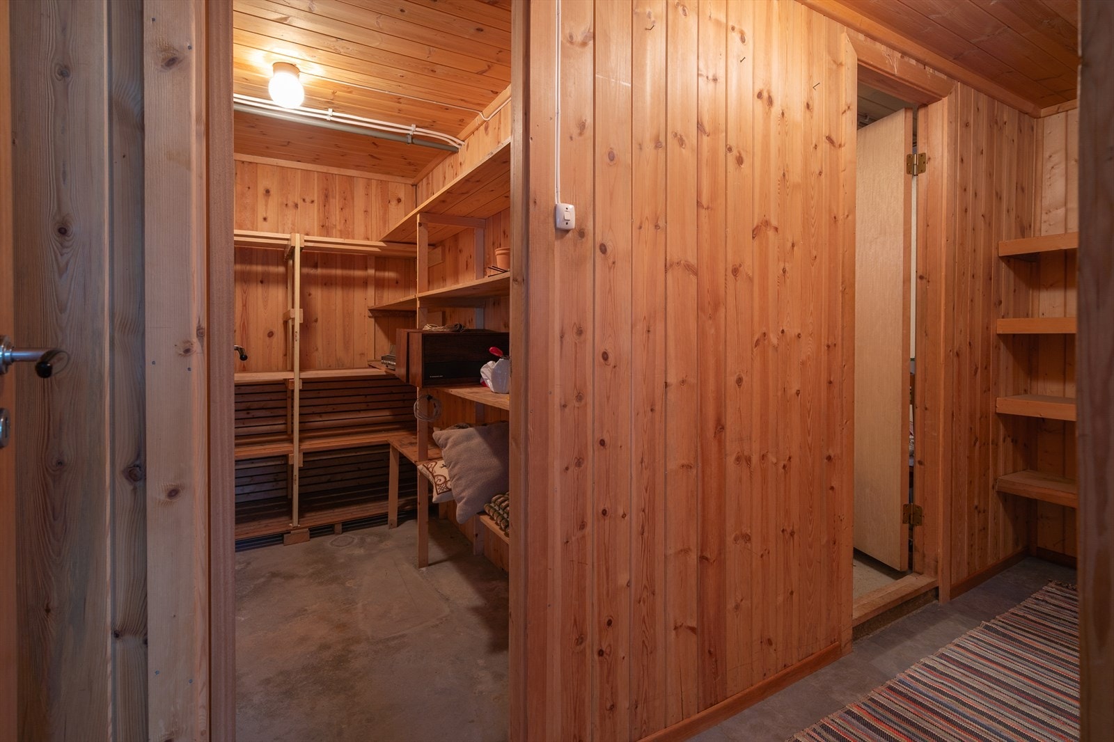 God lagringsplass i kjellerbod Galleribilde