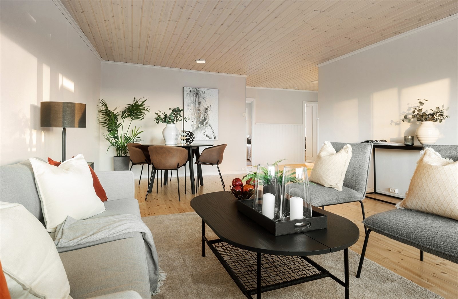 Leiligheten bærer et stilrent og nordisk preg. Galleribilde