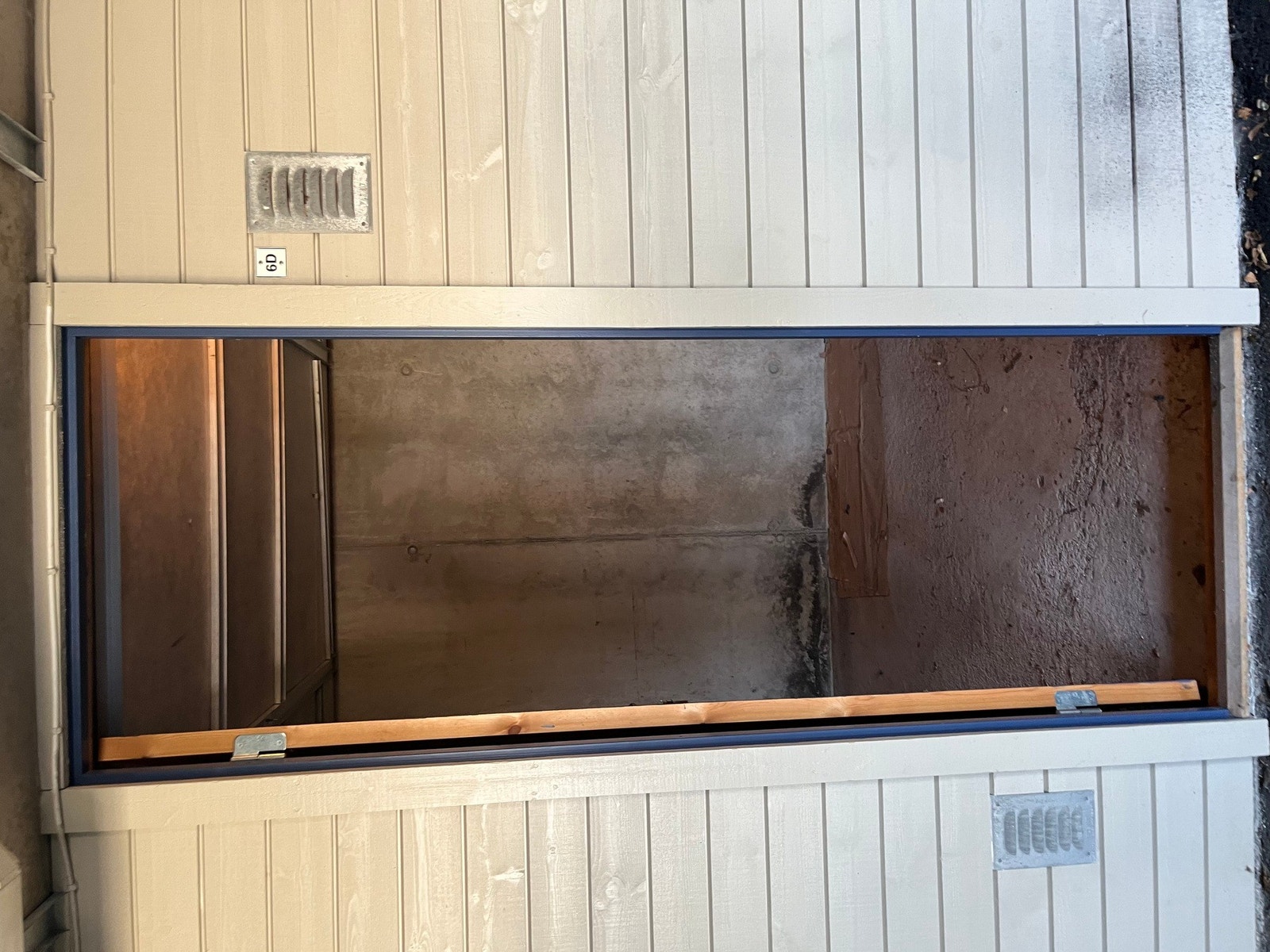 Utvendig bod ved parkeringsplassen Galleribilde