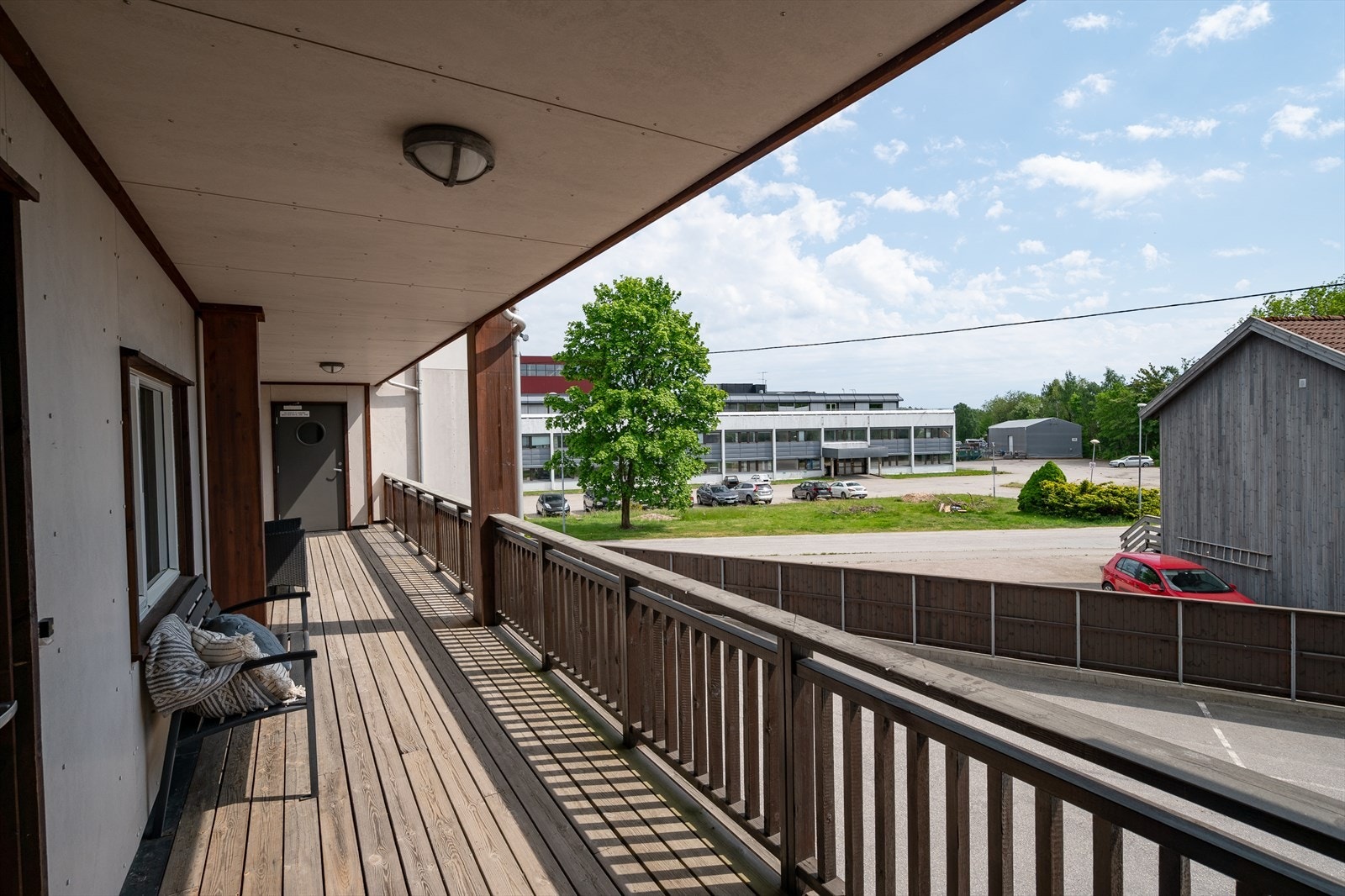 Heis til svalgang og leilighetens inngangsparti Galleribilde