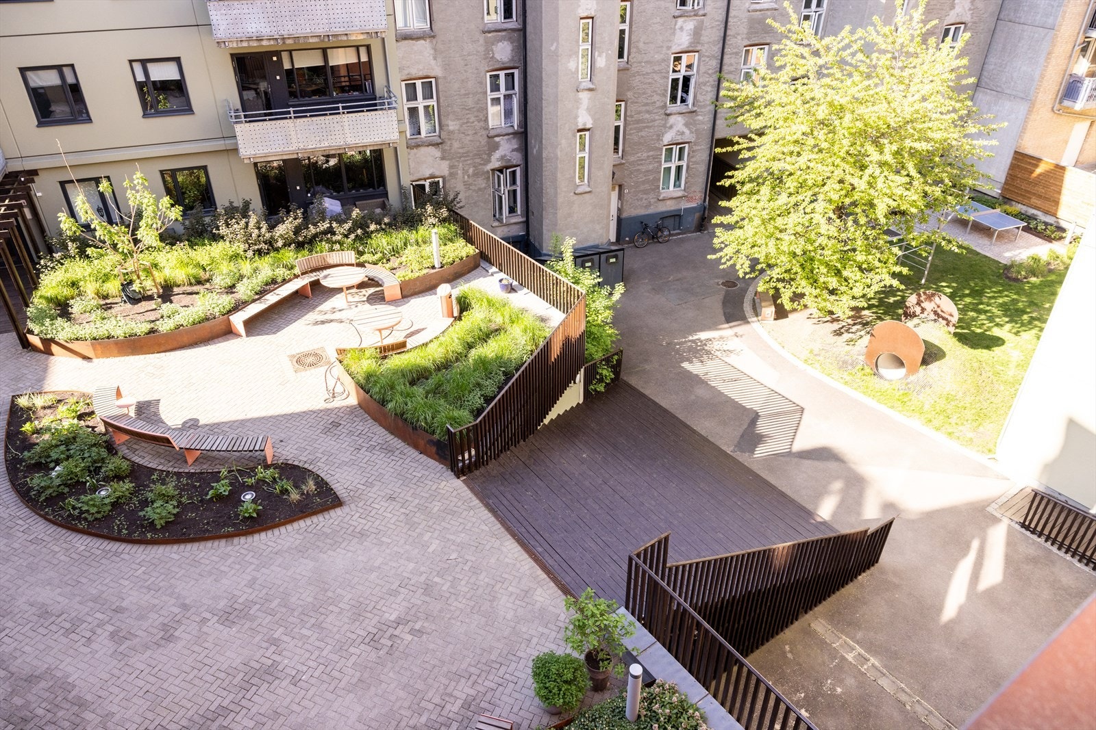 - Hyggelig bakgård - Galleribilde