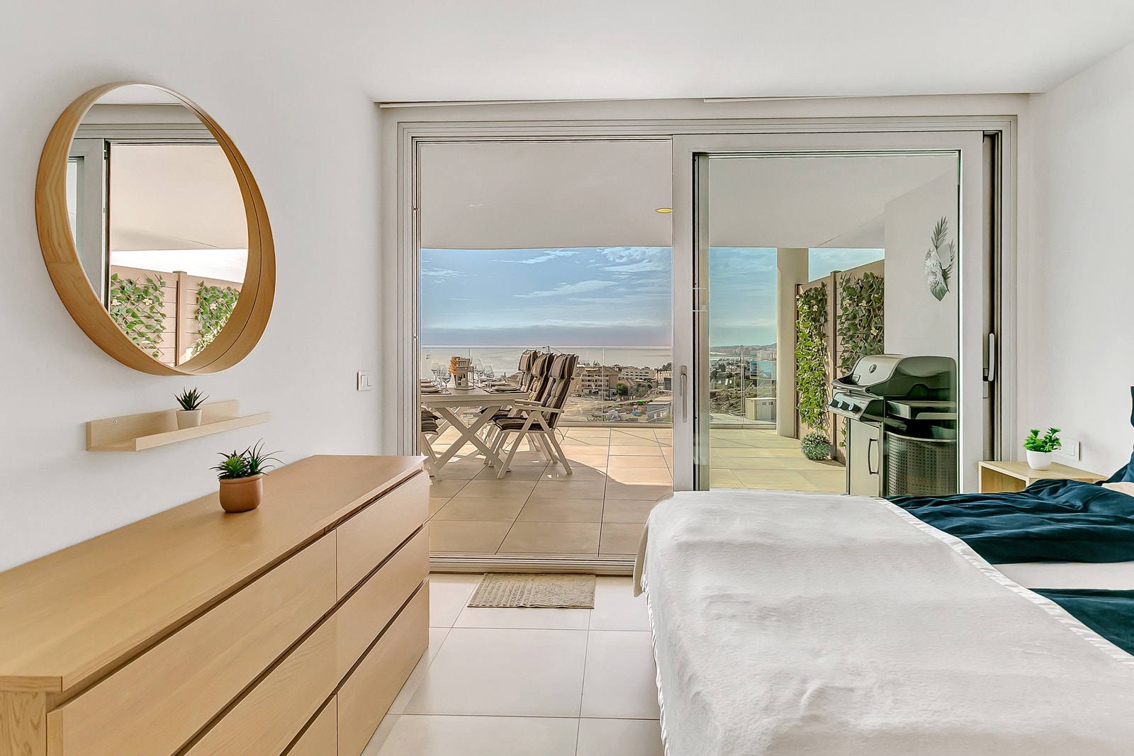 Hovedsoverommet har direkte tilgang til terrassen. Galleribilde