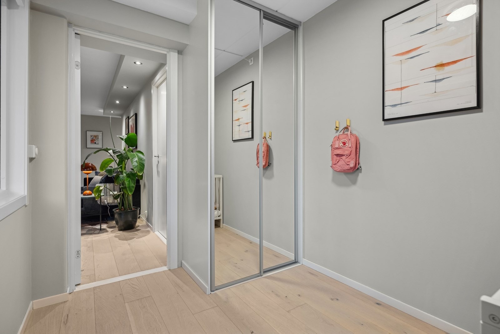 Praktisk gjesterom også med garderobeløsning Galleribilde