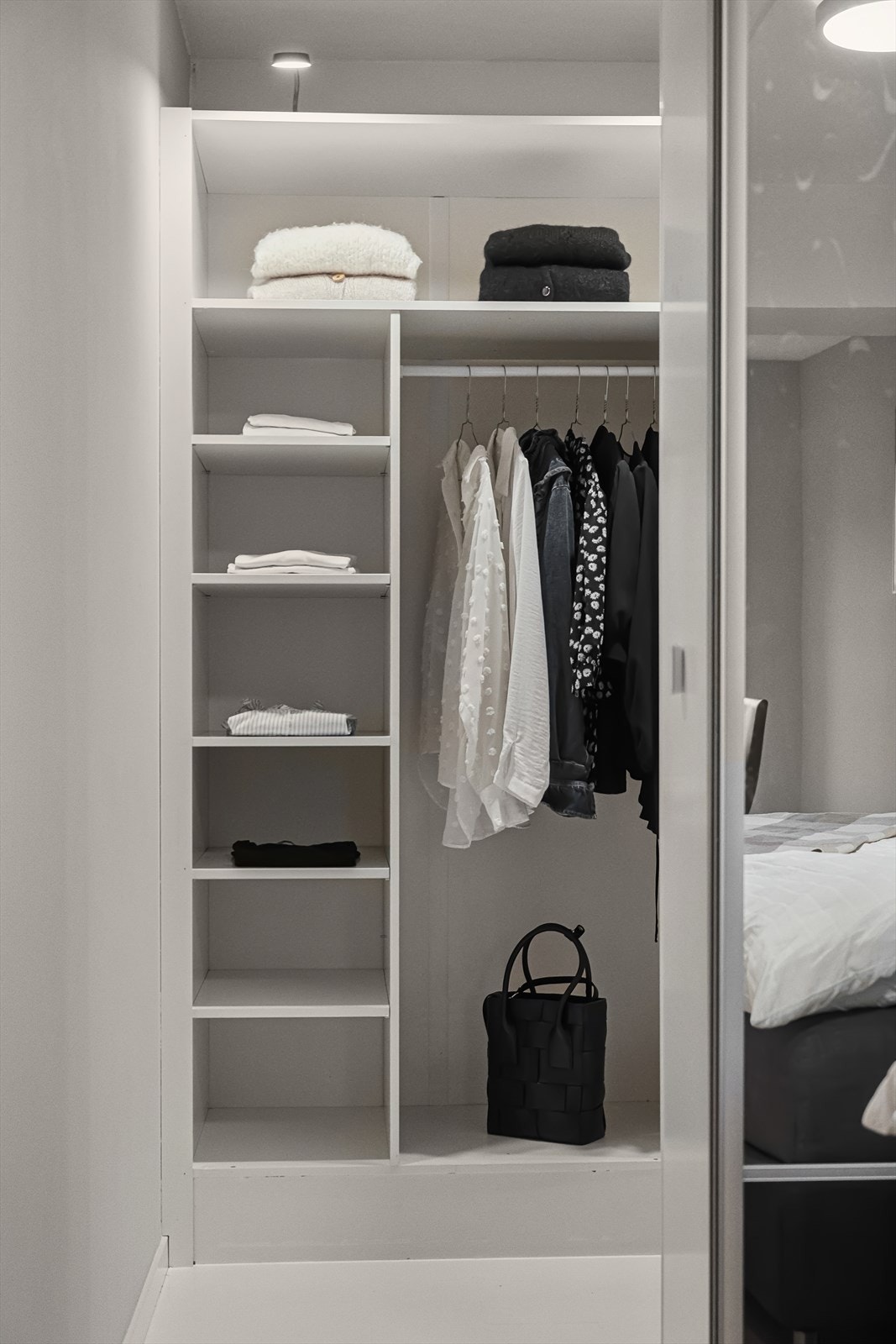 Walk-in closet Galleribilde