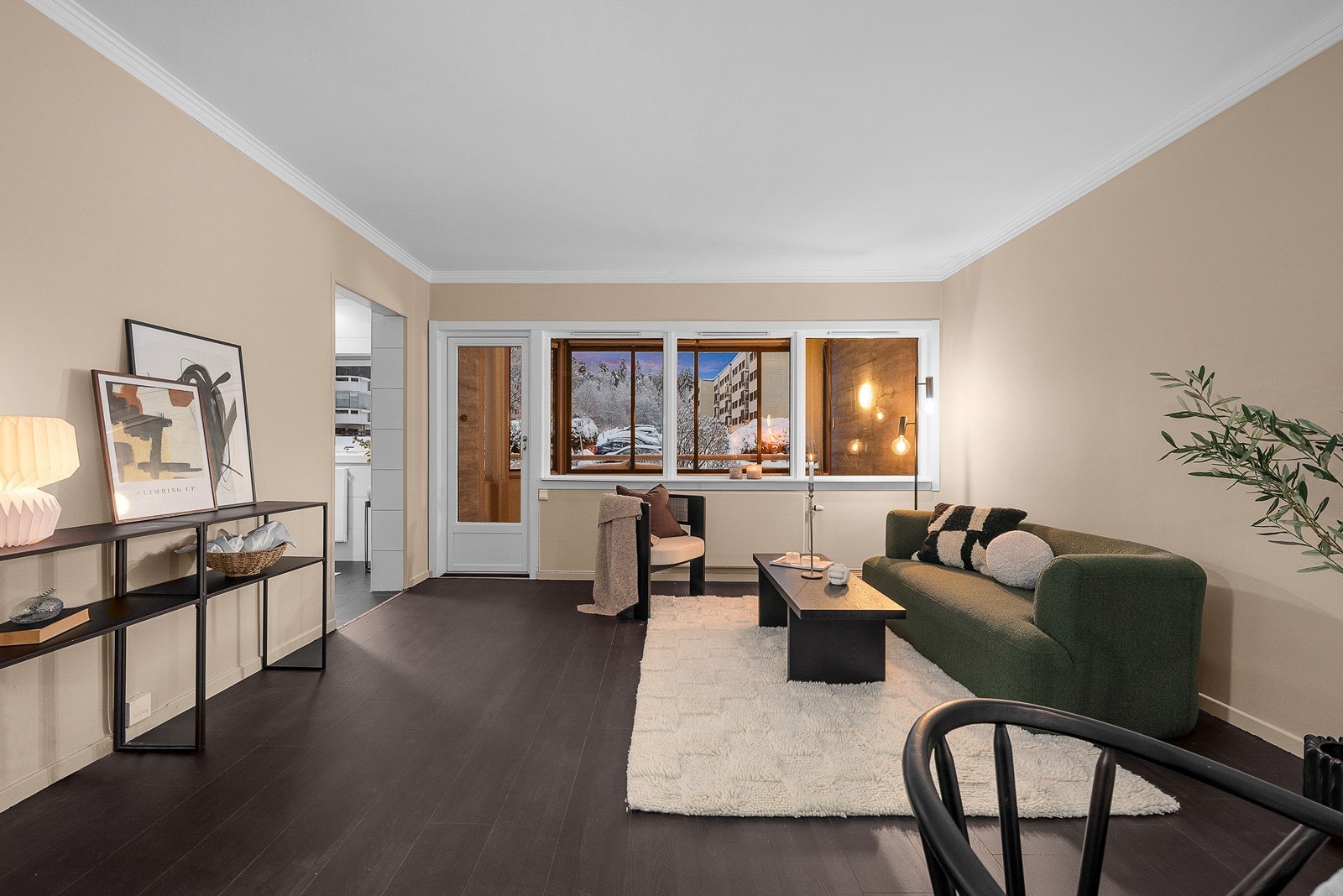 Eiendommen ligger idyllisk og attraktivt til ved Solheim langs Skårersletta, midt i hjertet av Lørenskog Galleribilde