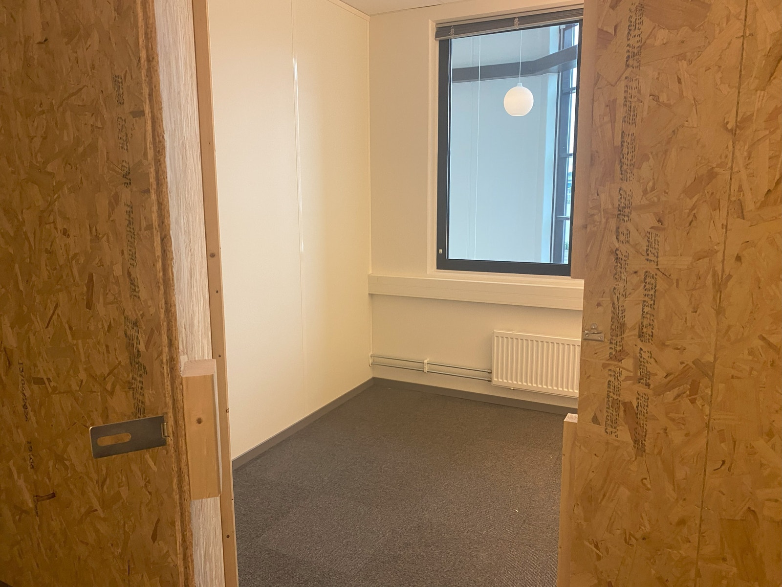 Lett tilkomst til lager, leietaker kan sette på egen hengelås. Galleribilde