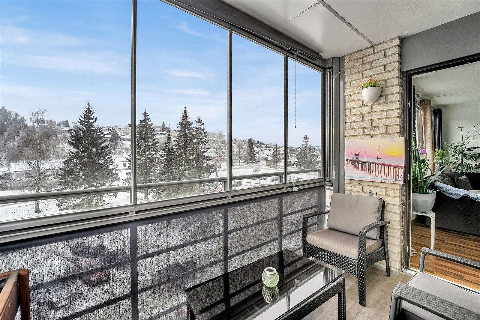 Vestvendt innglasset balkong - Gode solforhold. Galleribilde