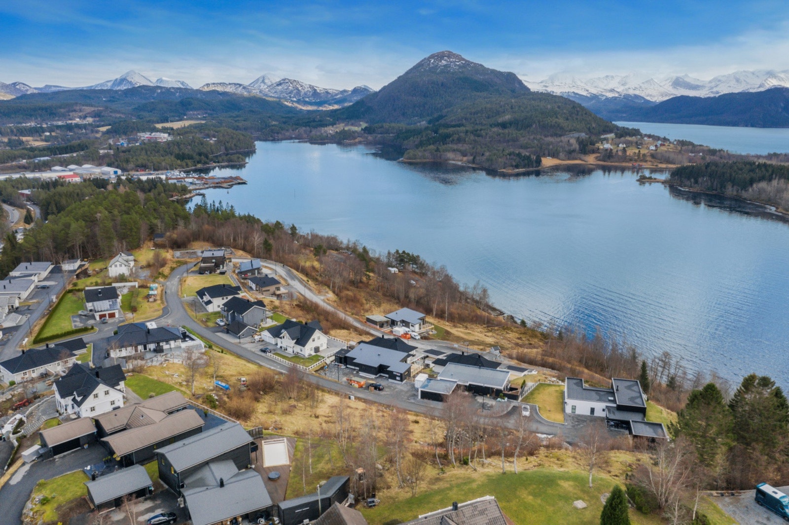 Det er fine tur og bademuligheter i området. Galleribilde