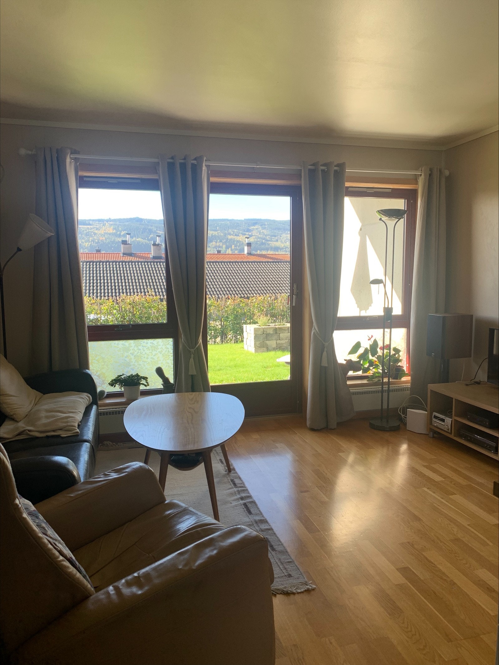 processed-80817085-AA33-45BD-9A7C-0518A0A02BC5 Galleribilde