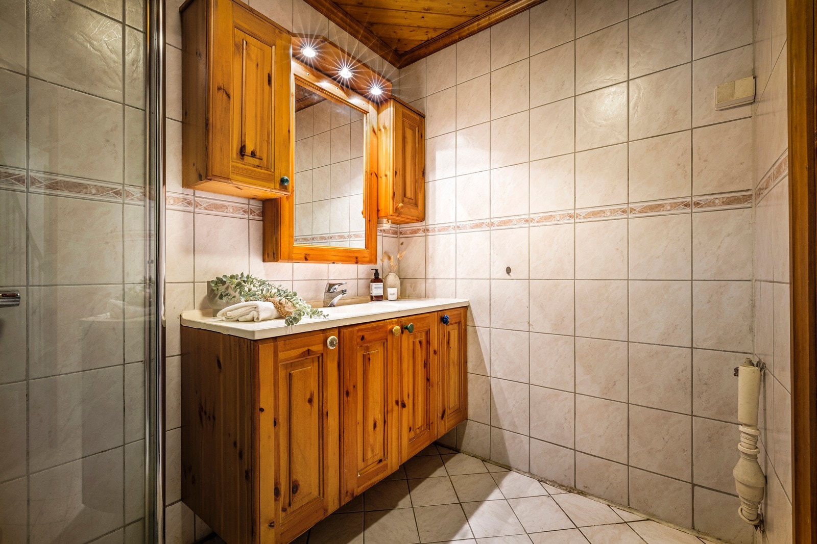 - Badet har behov for modernisering - Galleribilde