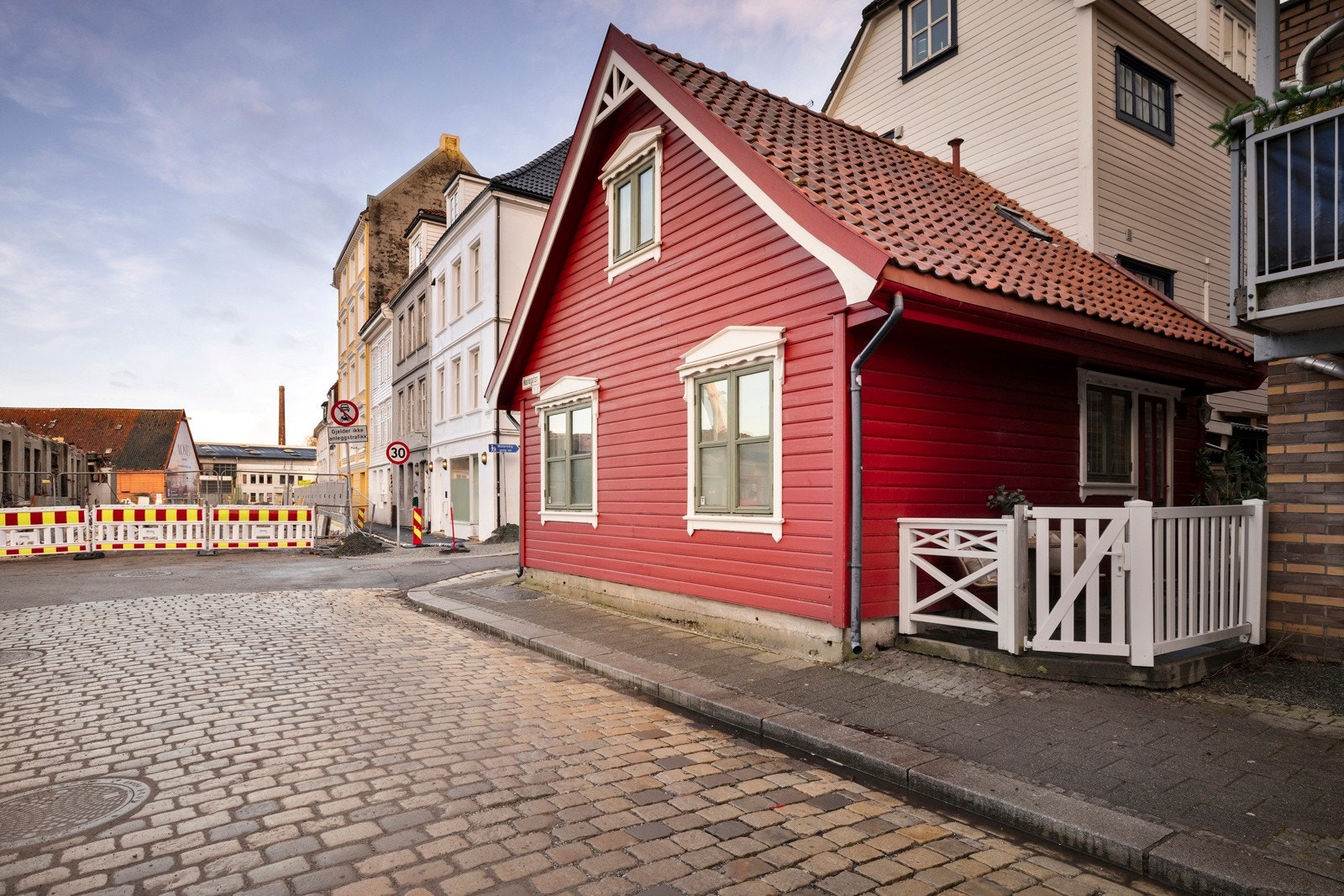 - Huset er sist malt i 2018 - Galleribilde