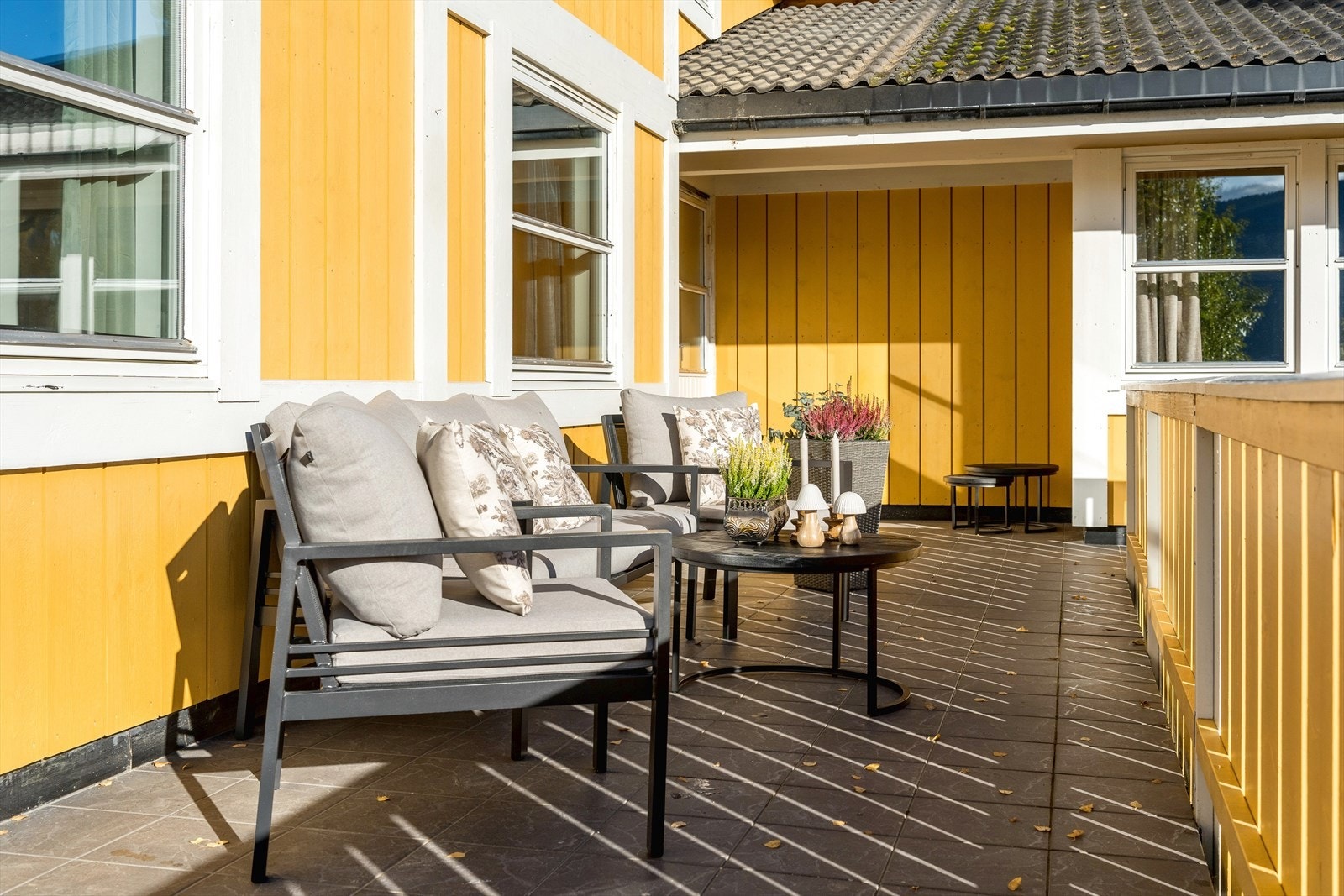 Terrassen er på ca. 30 kvm. Galleribilde