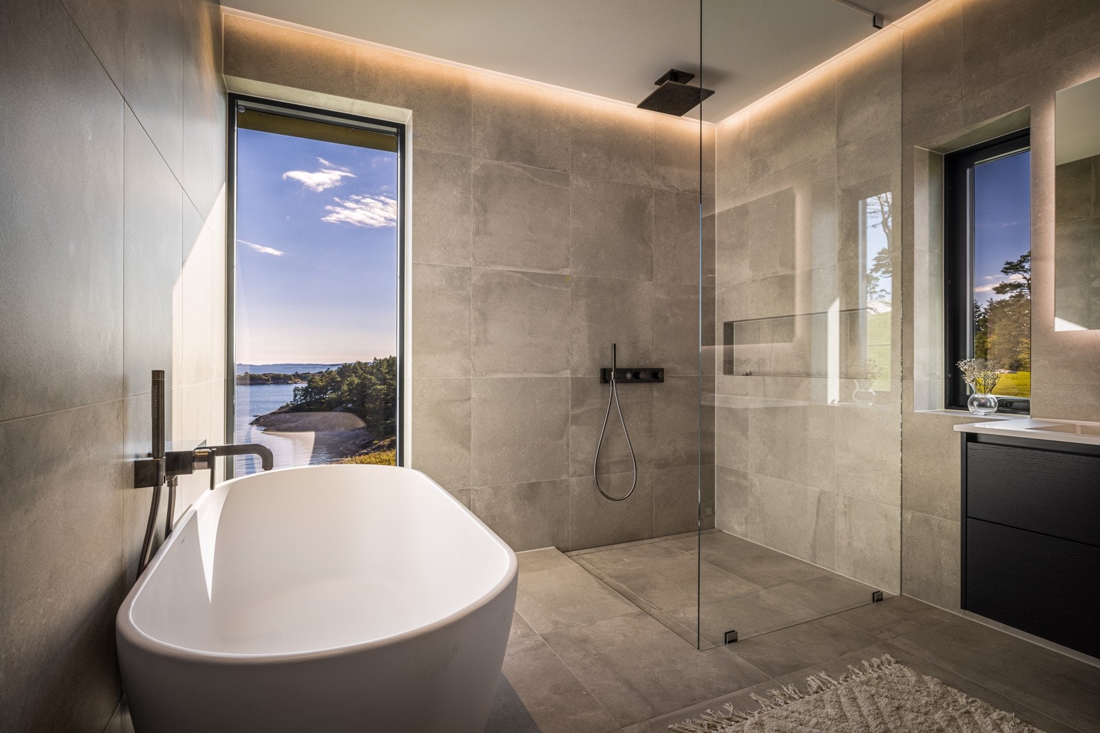 - Masterbadet oppleves svært eksklusivt og gir en følelse av velvære - Galleribilde