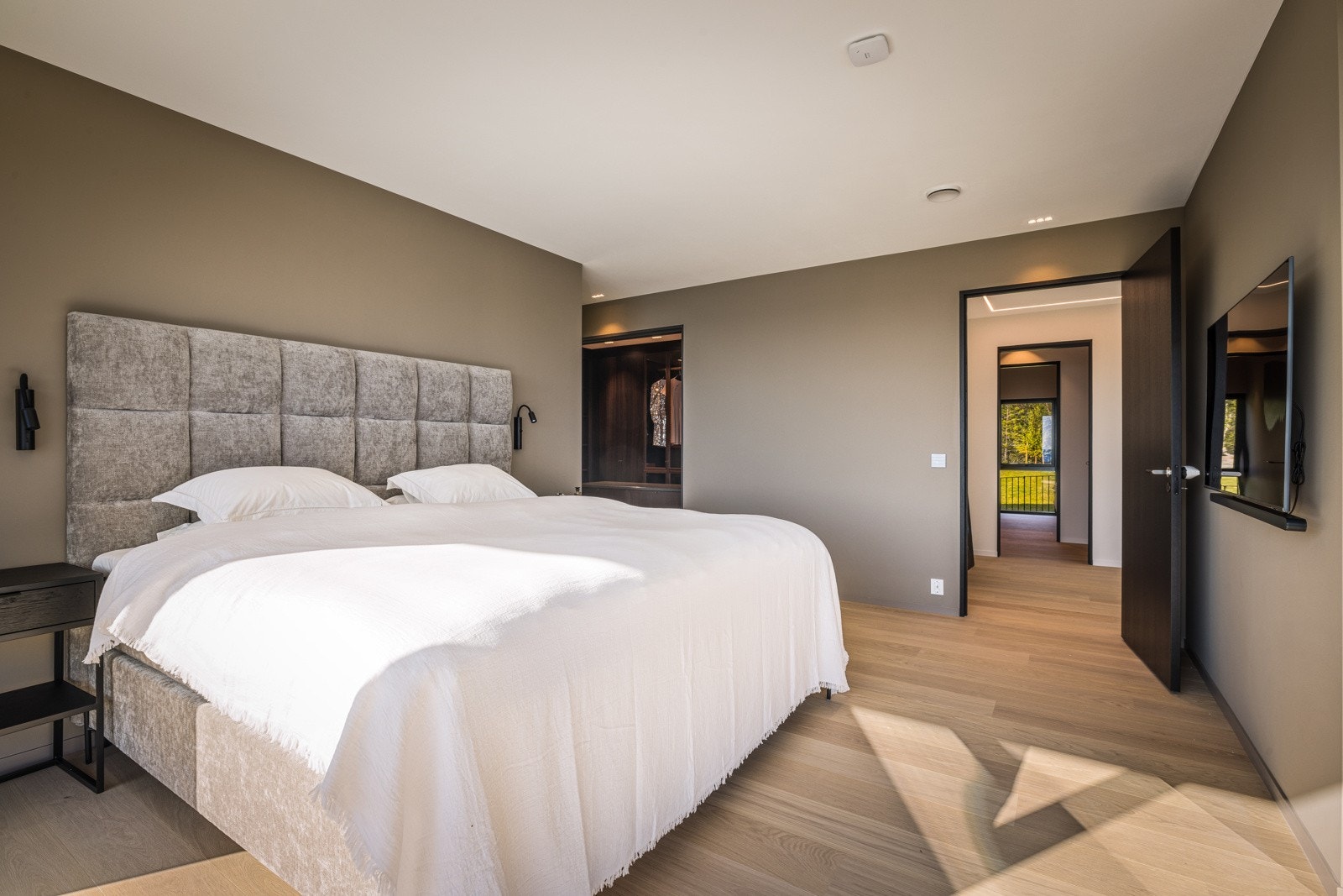 - Rommet har god plass til ønsket møblering og har en svært god atmosfære - Galleribilde