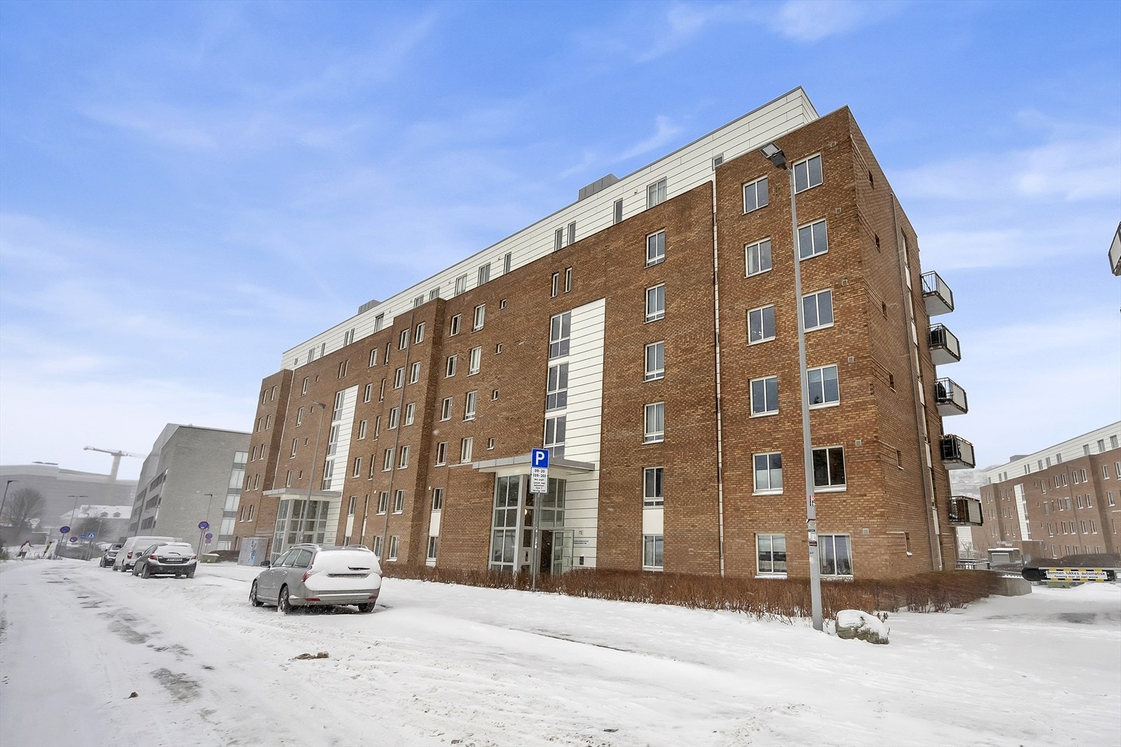 Her får kjøper gleden av en sentrumsnær leilighet med kun 9 minutter til Jernbanetorget med T-bane. Brynseng T-bane stasjon ligger kun 2 min gange fra boligen. Galleribilde