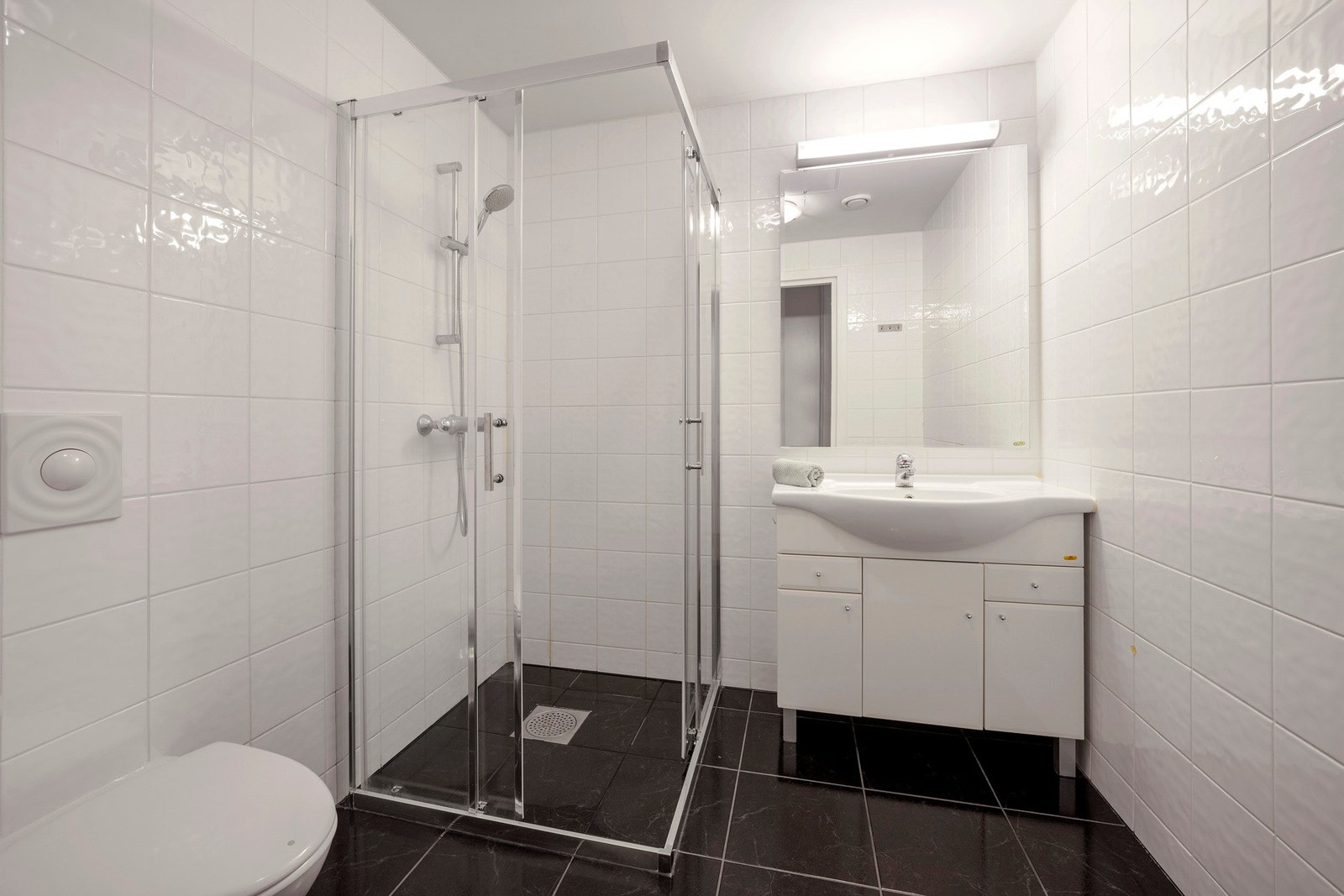 Tidløst bad med varme i gulv. Galleribilde