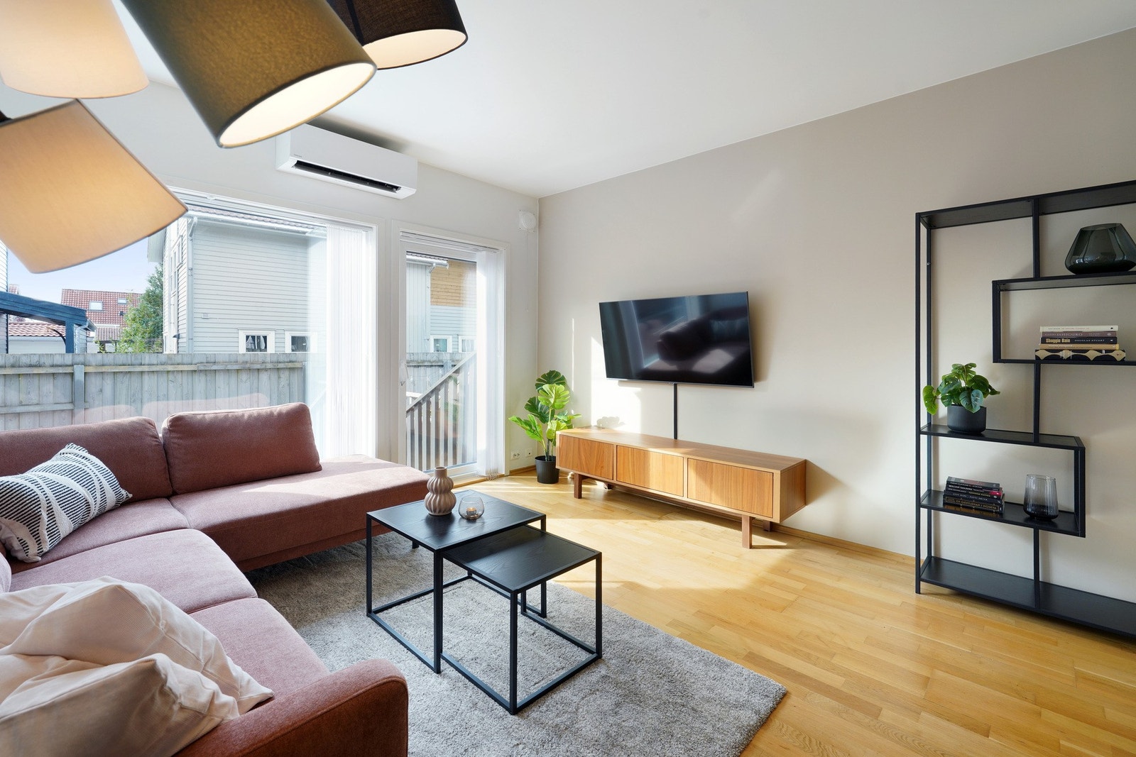 Både tv og internett er inkludert i fellesutgiftene. Det betales ingen dokumentavgift ved kjøp. Galleribilde