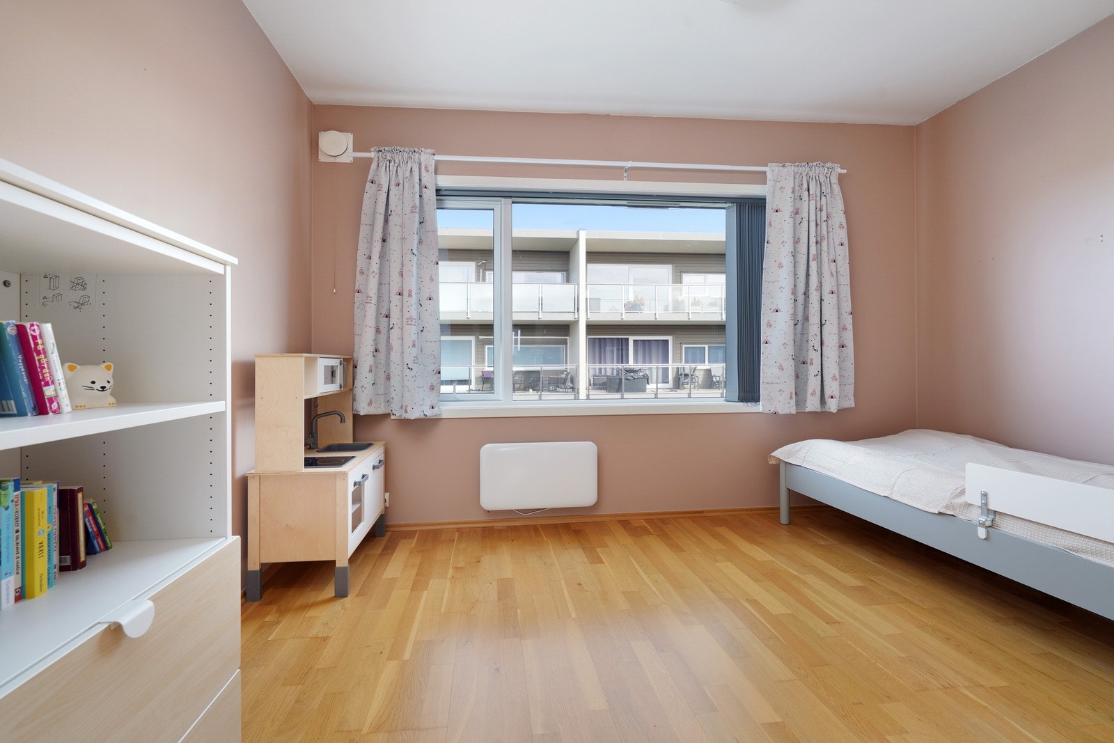 Soverom nr. 2 er også av svært god størrelse. Galleribilde