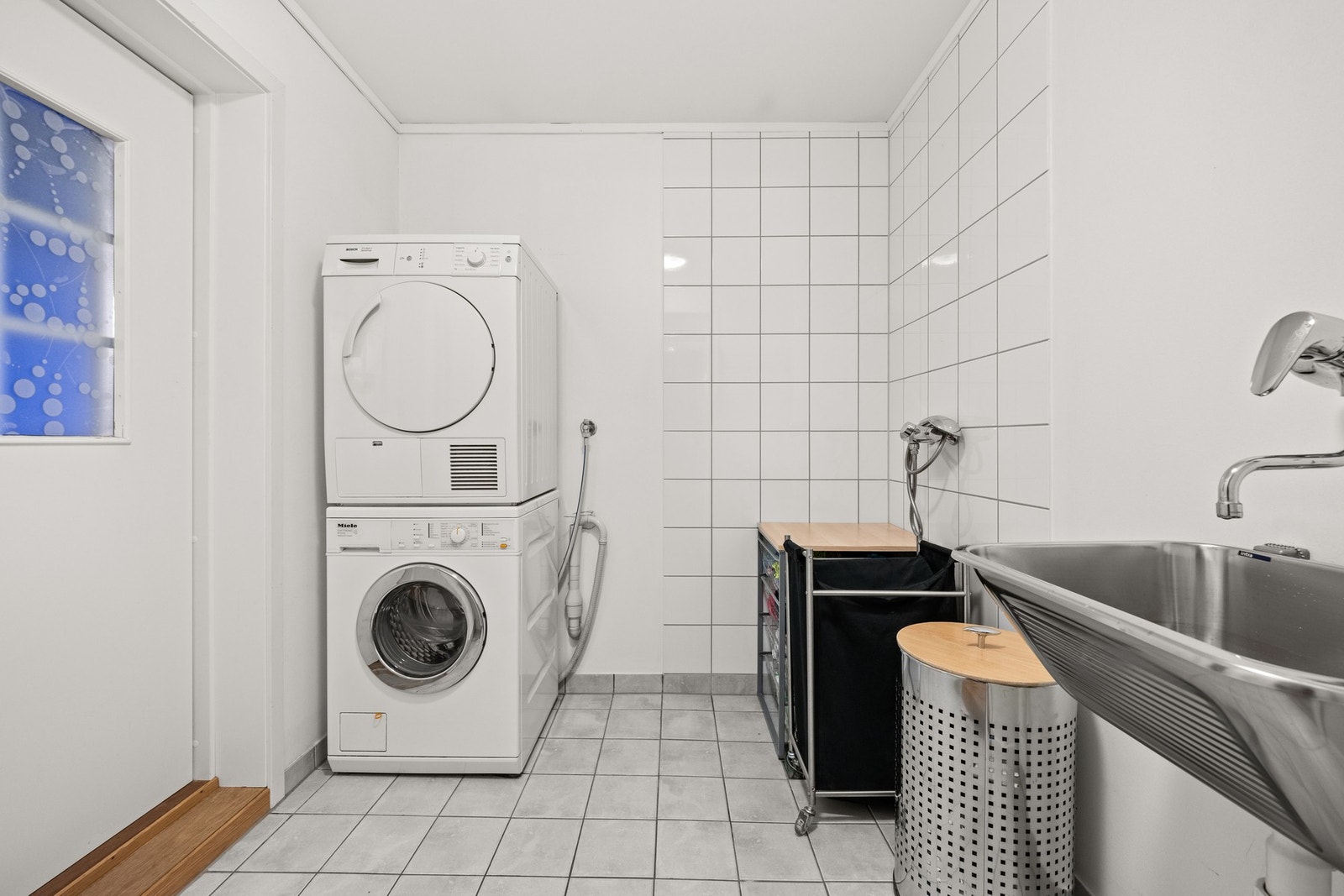 Vaskerom med opplegg for dusj. Galleribilde