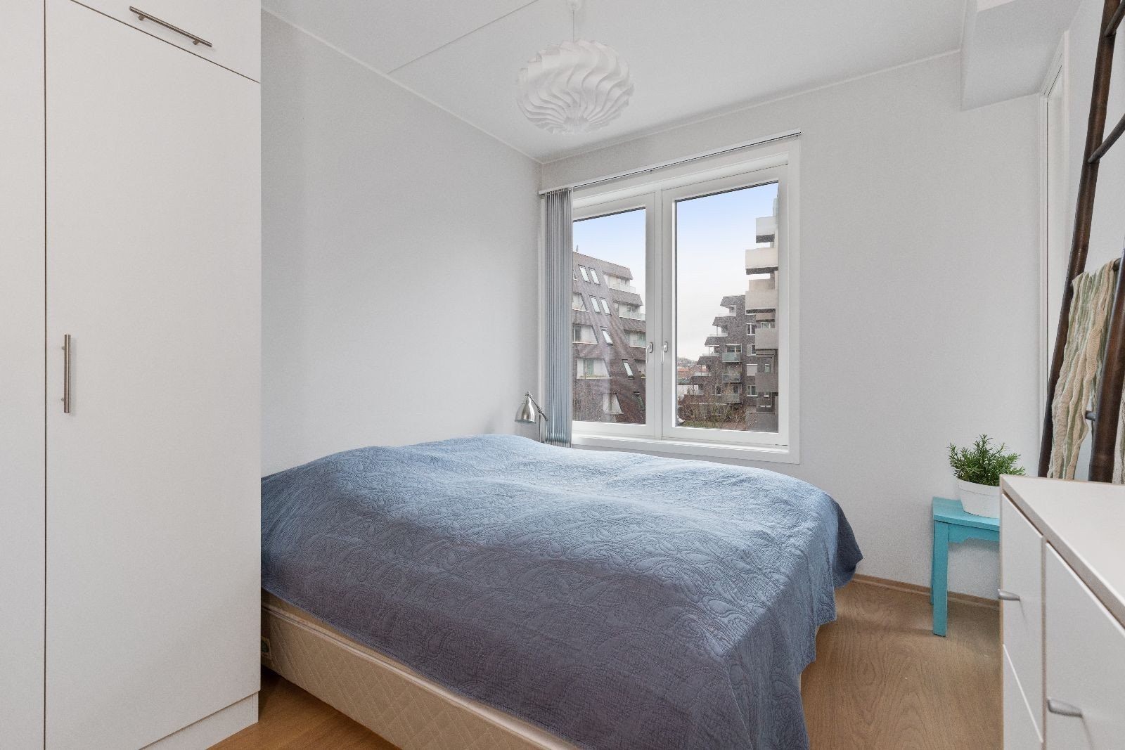 Hovedsoverom med integrert garderobeskap. Galleribilde