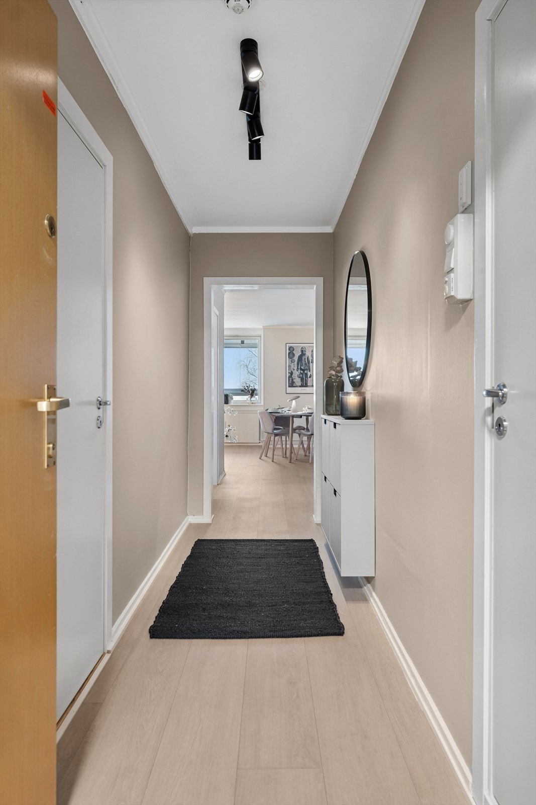 Boligen er enkel å innrede etter enhver smak. Kom på visning for videre planlegging! Galleribilde