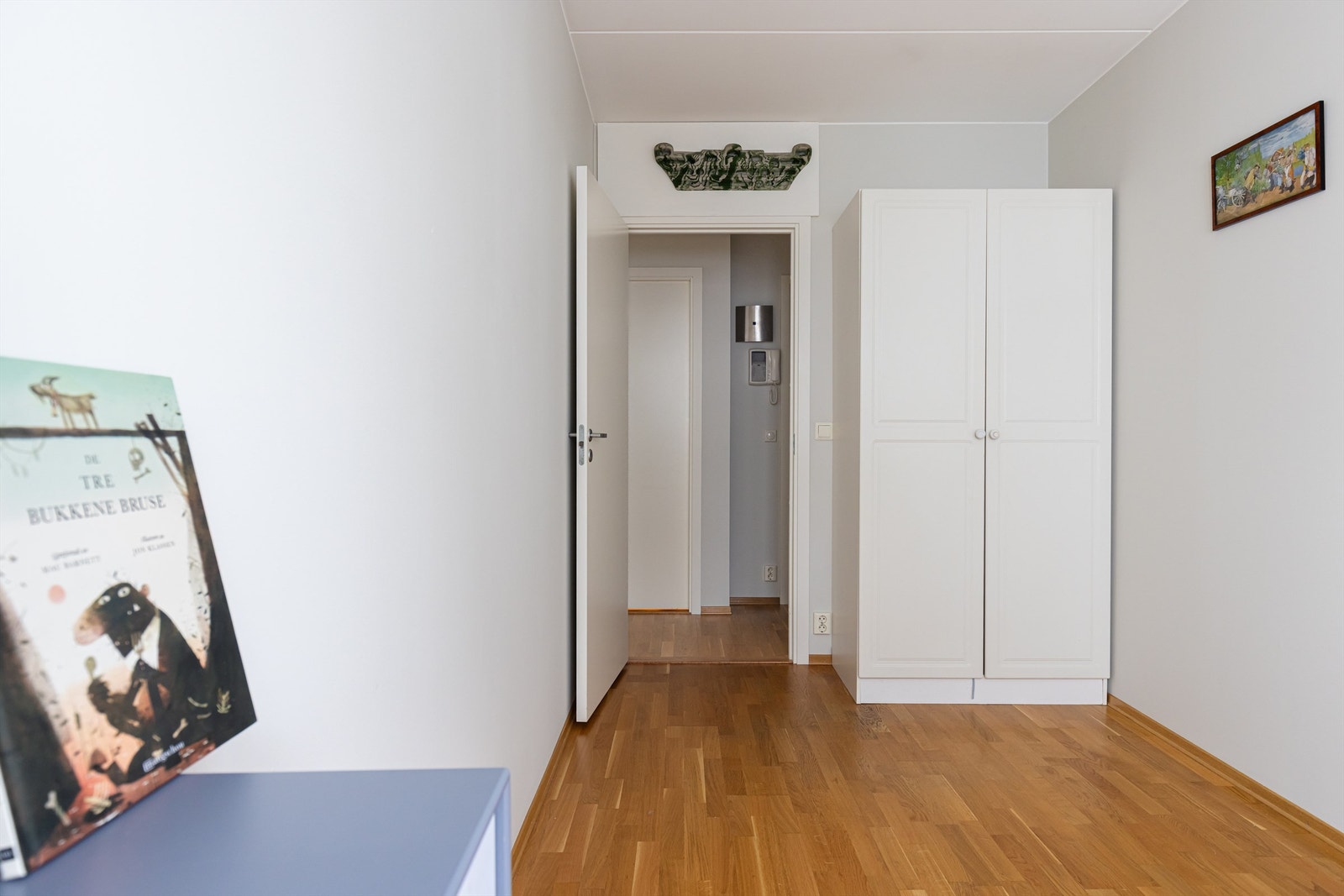 God plass til dobbelt skap på soverom 2. Galleribilde