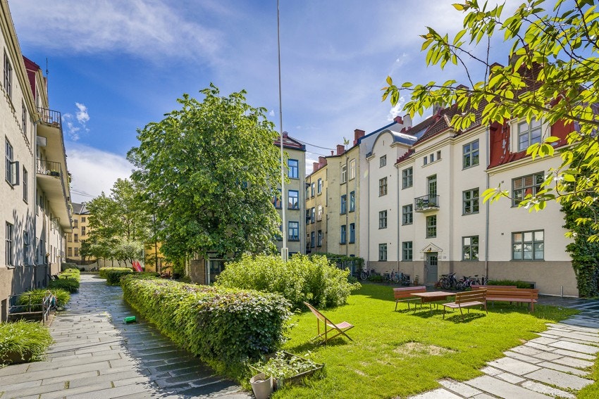 Gårdsrommet inviterer til et godt "uteliv". (Arkivbilde) Galleribilde