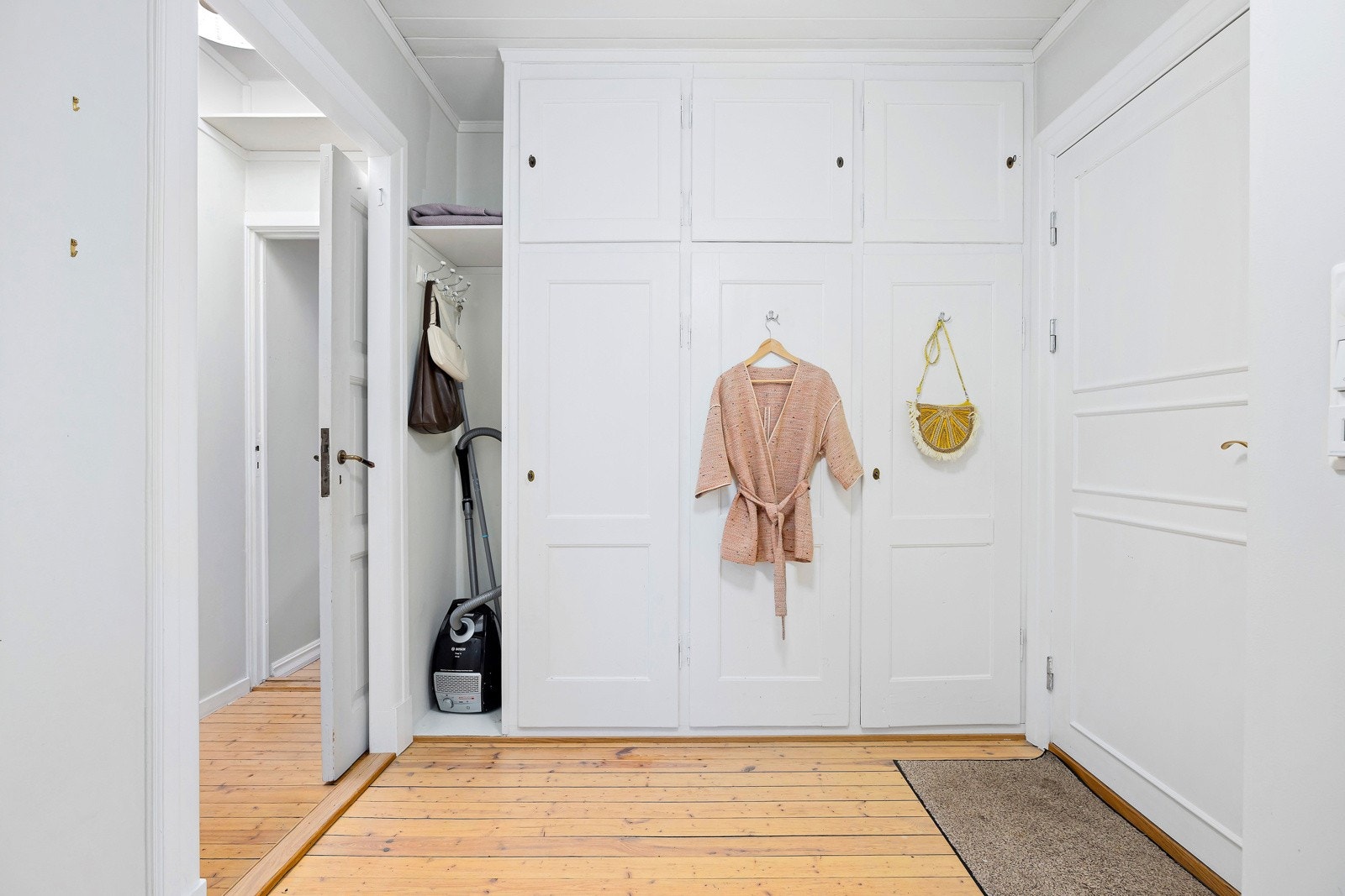 Inngangspartiet er lyst og innbydende. Galleribilde