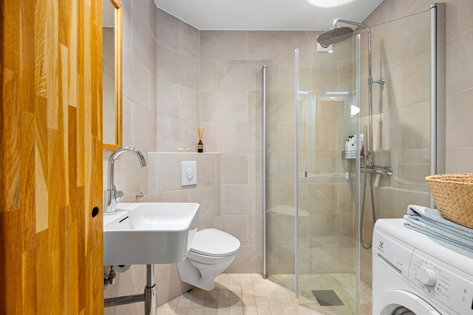 Baderommet er oppgradert i selgers eiertid. Galleribilde