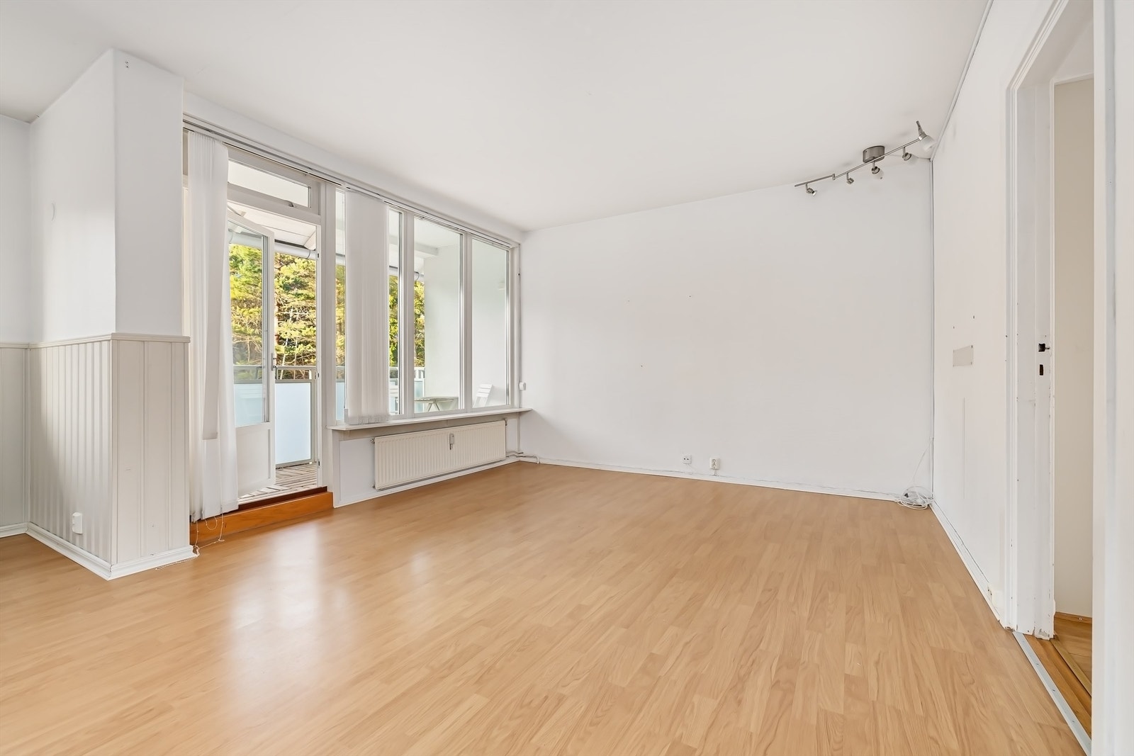 Boligen har en god planløsning som gjøre den enkel å innrede. Galleribilde
