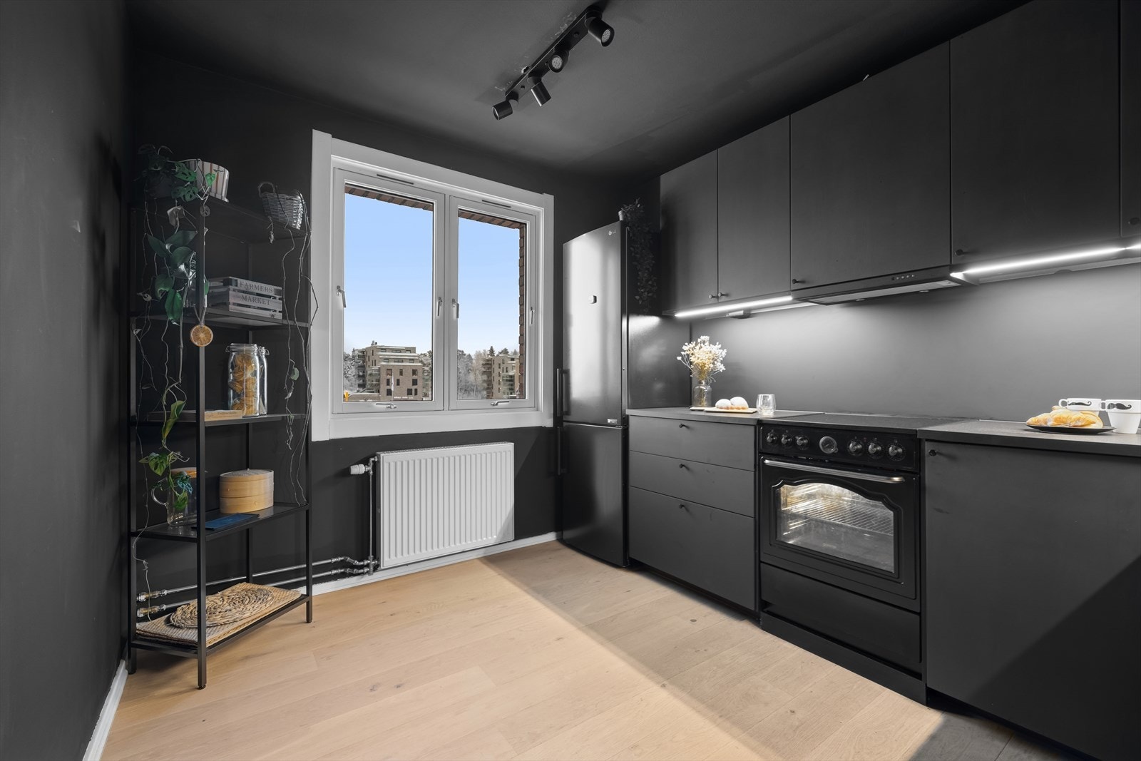 Separat kjøkken med innredning fra IKEA montert nytt i 2022. Galleribilde