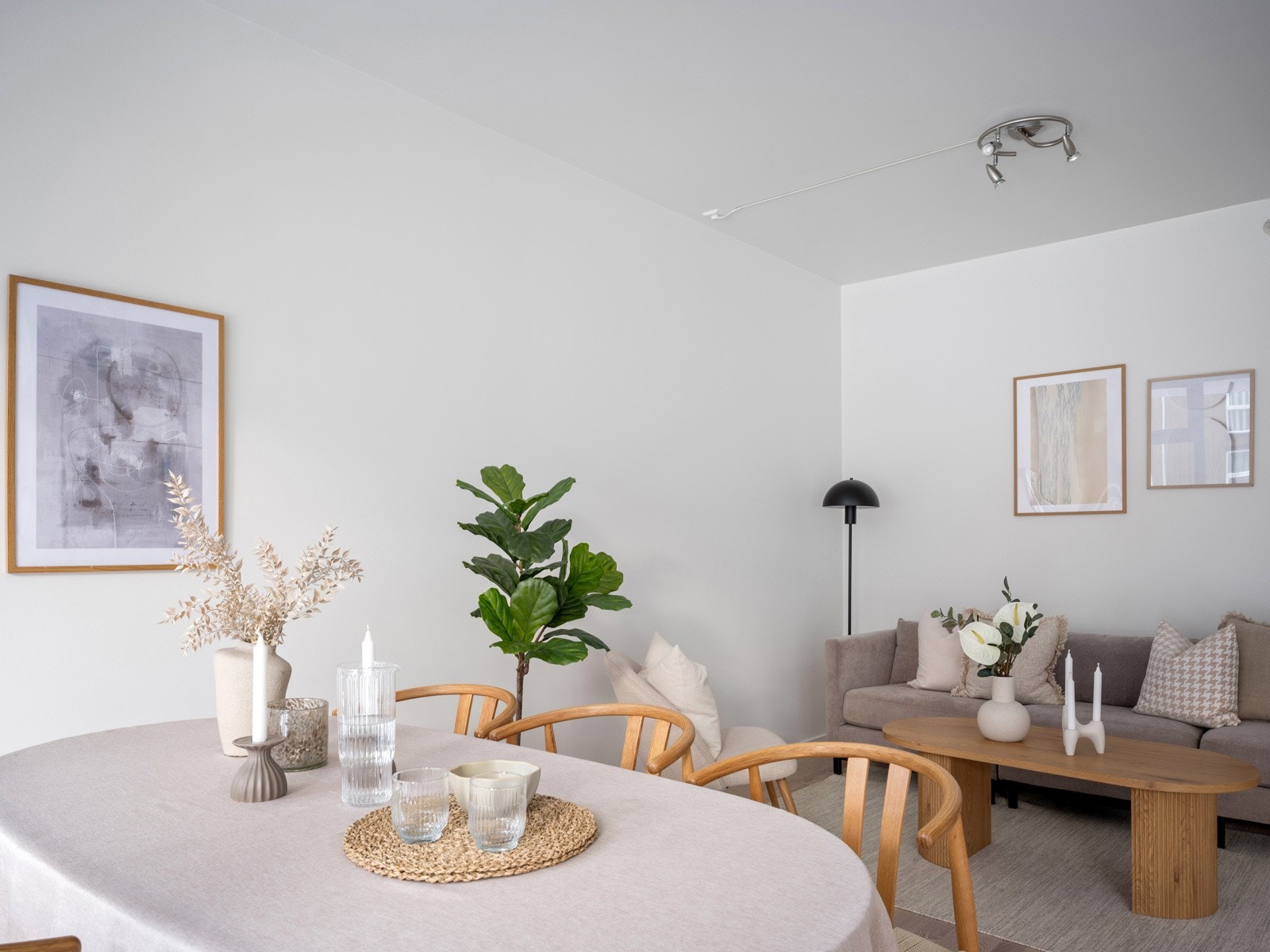 God plass til forskjellig møblering Galleribilde