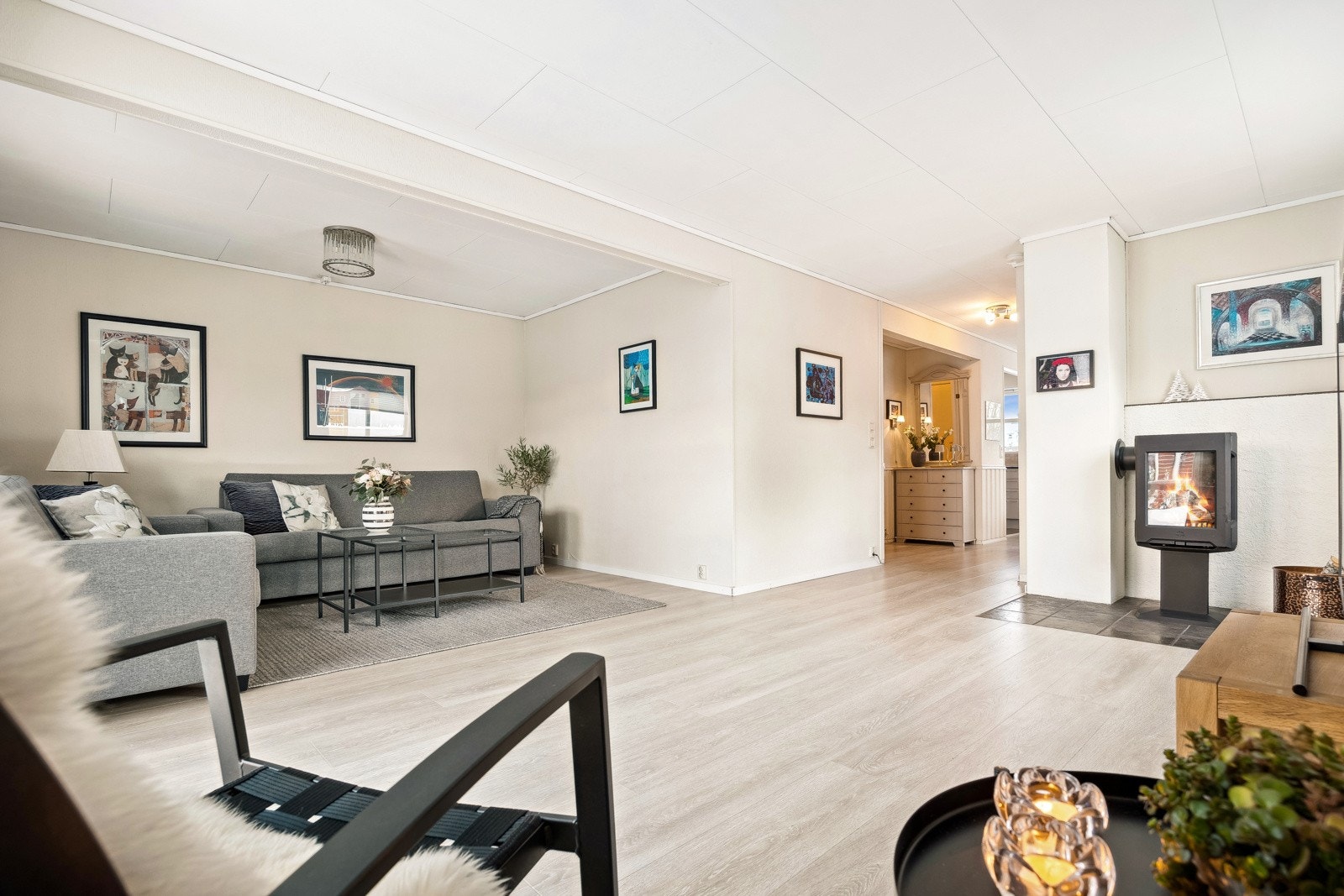 Stuen byr på god møbleringsfrihet med en gulvflate på ca. 37 kvm. Galleribilde