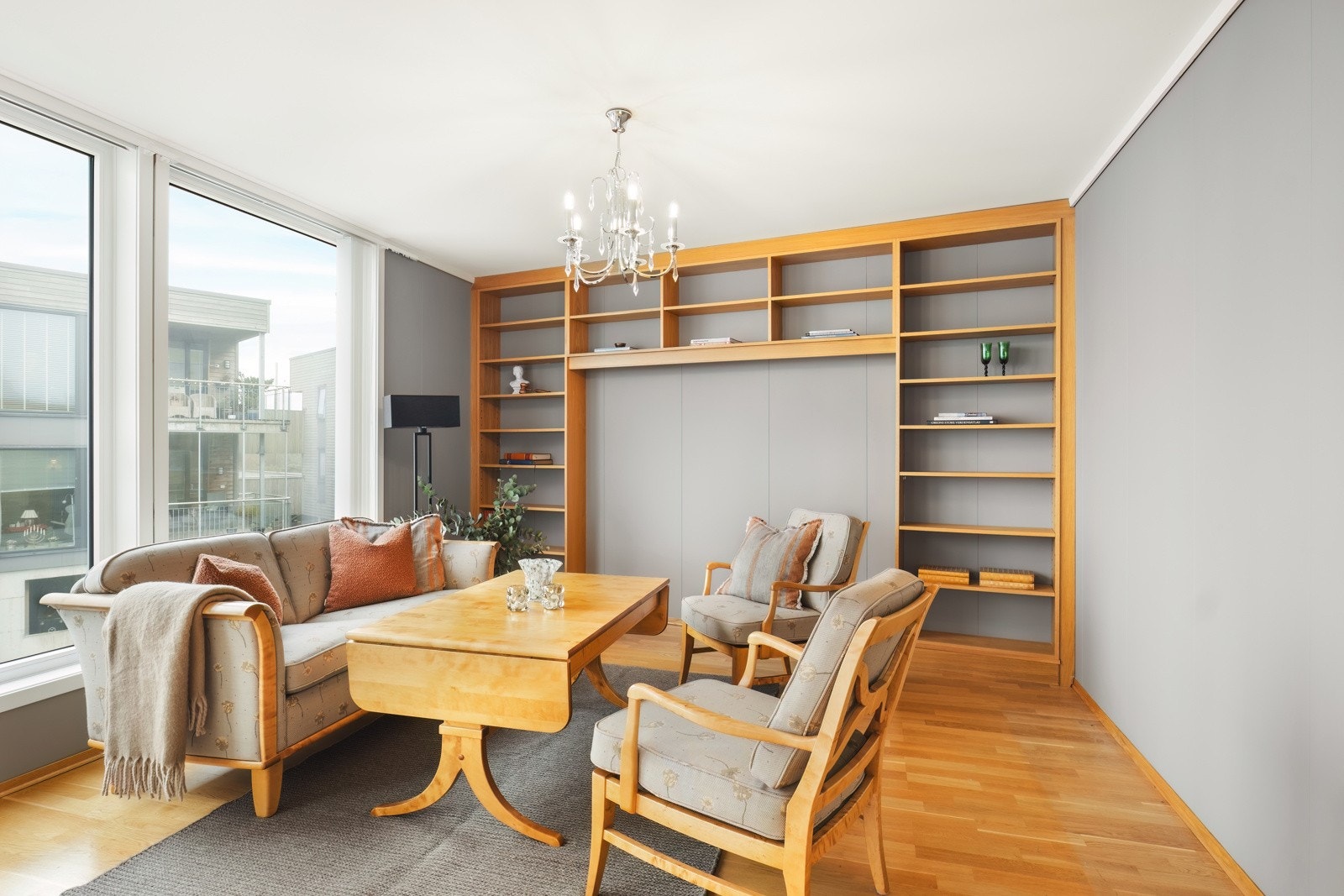 TV- stue eller et stille og inspirerende bibliotek. Galleribilde