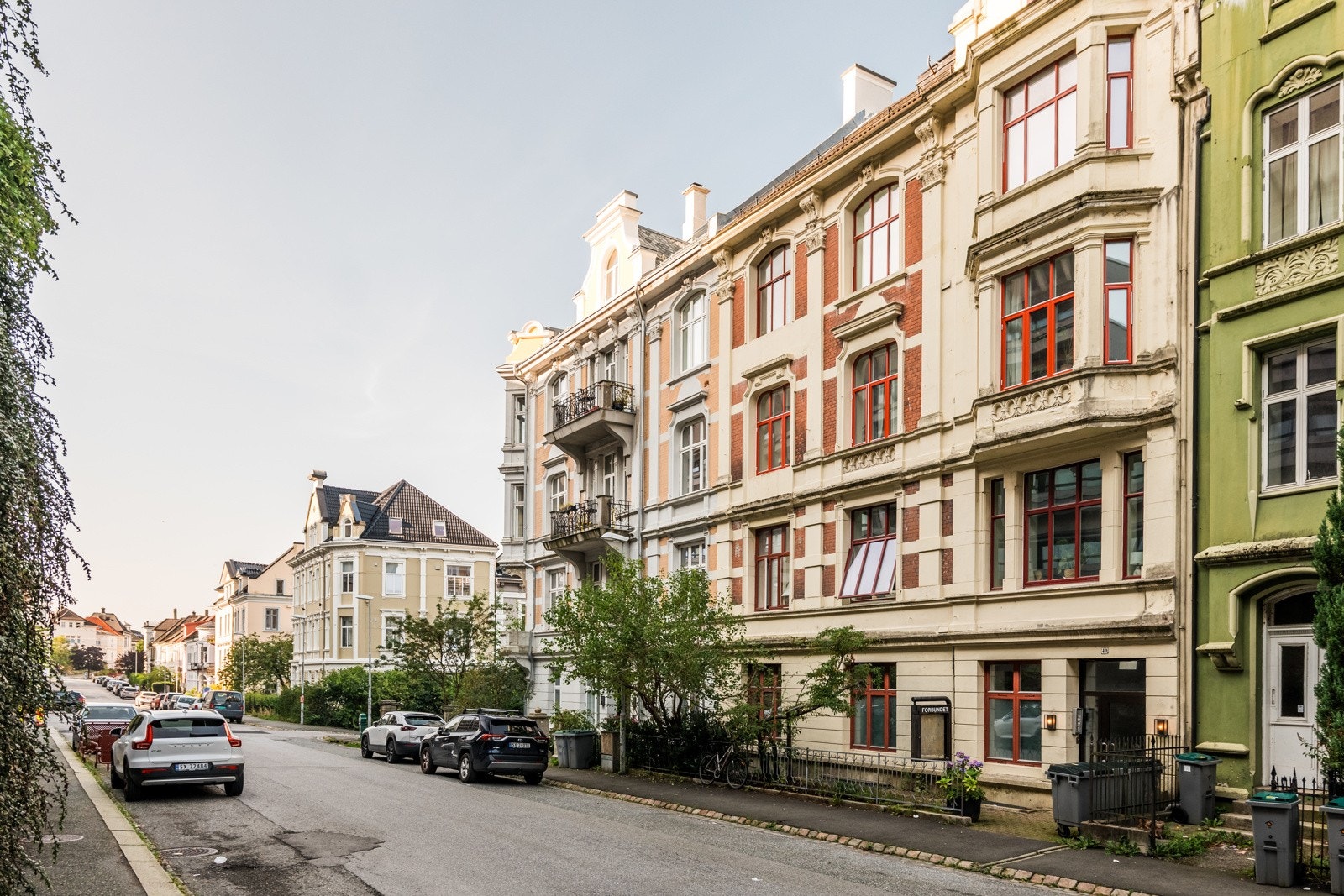 Velkommen til Allégaten 40 - en nydelig, stor sentrumsleilighet med perfekt beliggenhet! Galleribilde