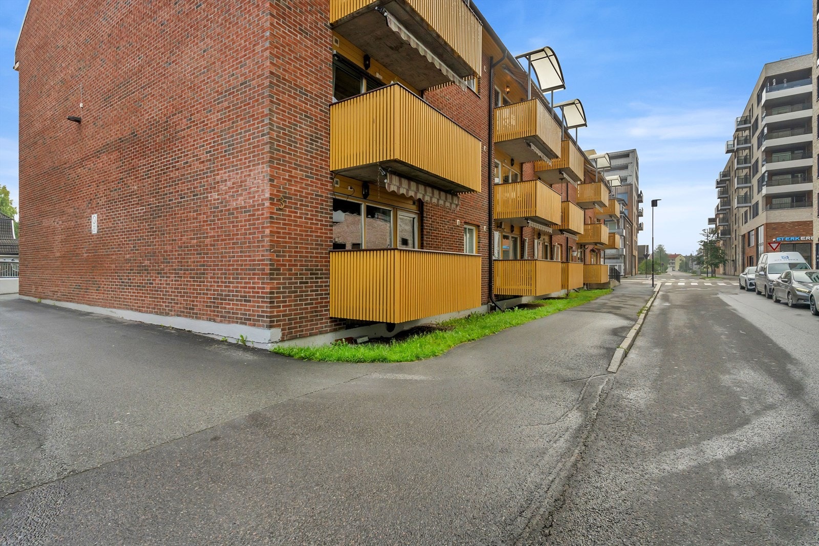 Borettslaget har en svært sentral beliggenhet i Lillestrøm. Galleribilde